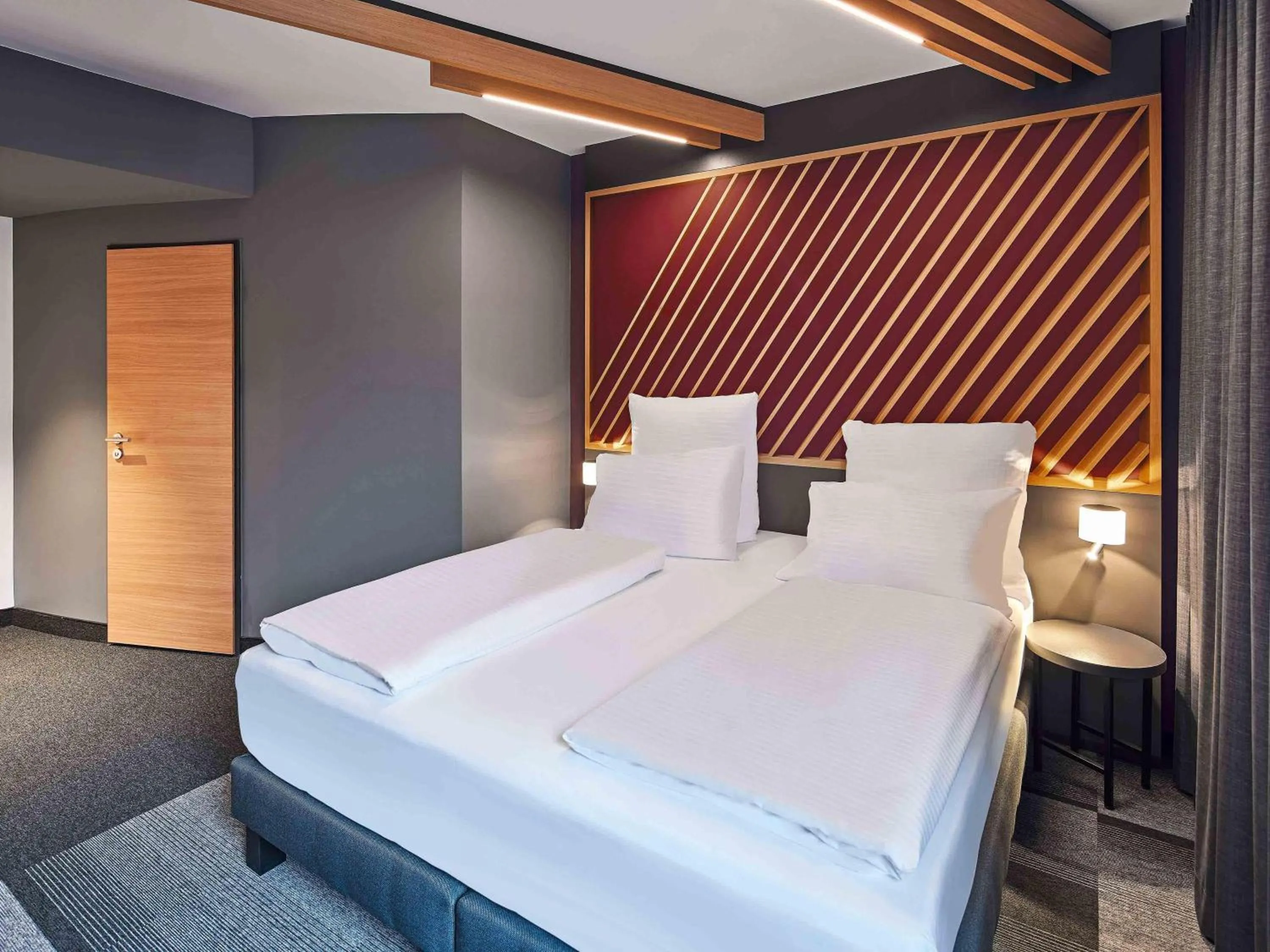 Photo of the whole room, Bed in B&B Hotel Köln-Messe