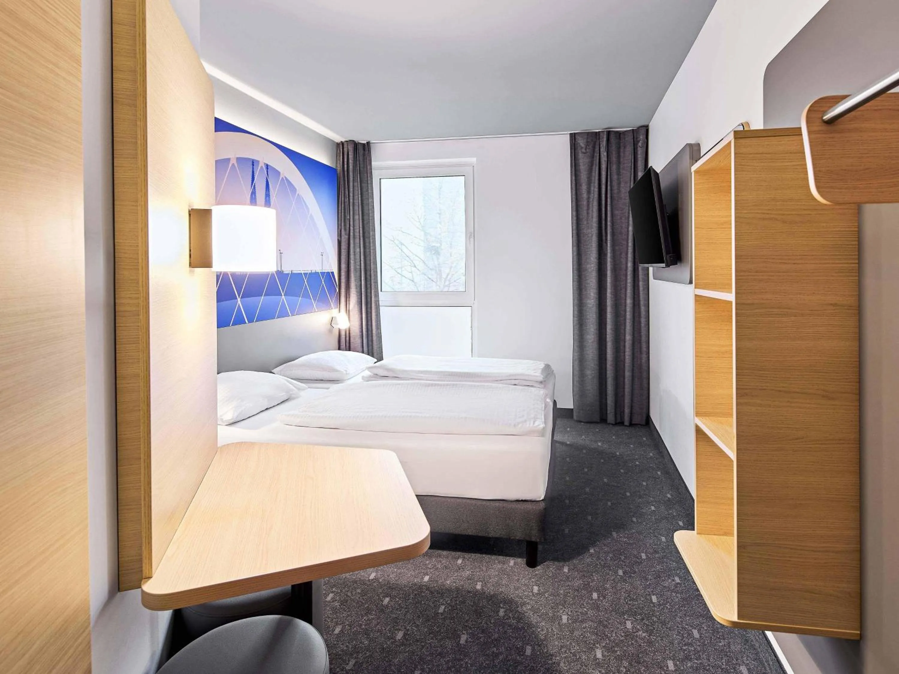 Photo of the whole room, Bed in B&B Hotel Köln-Messe