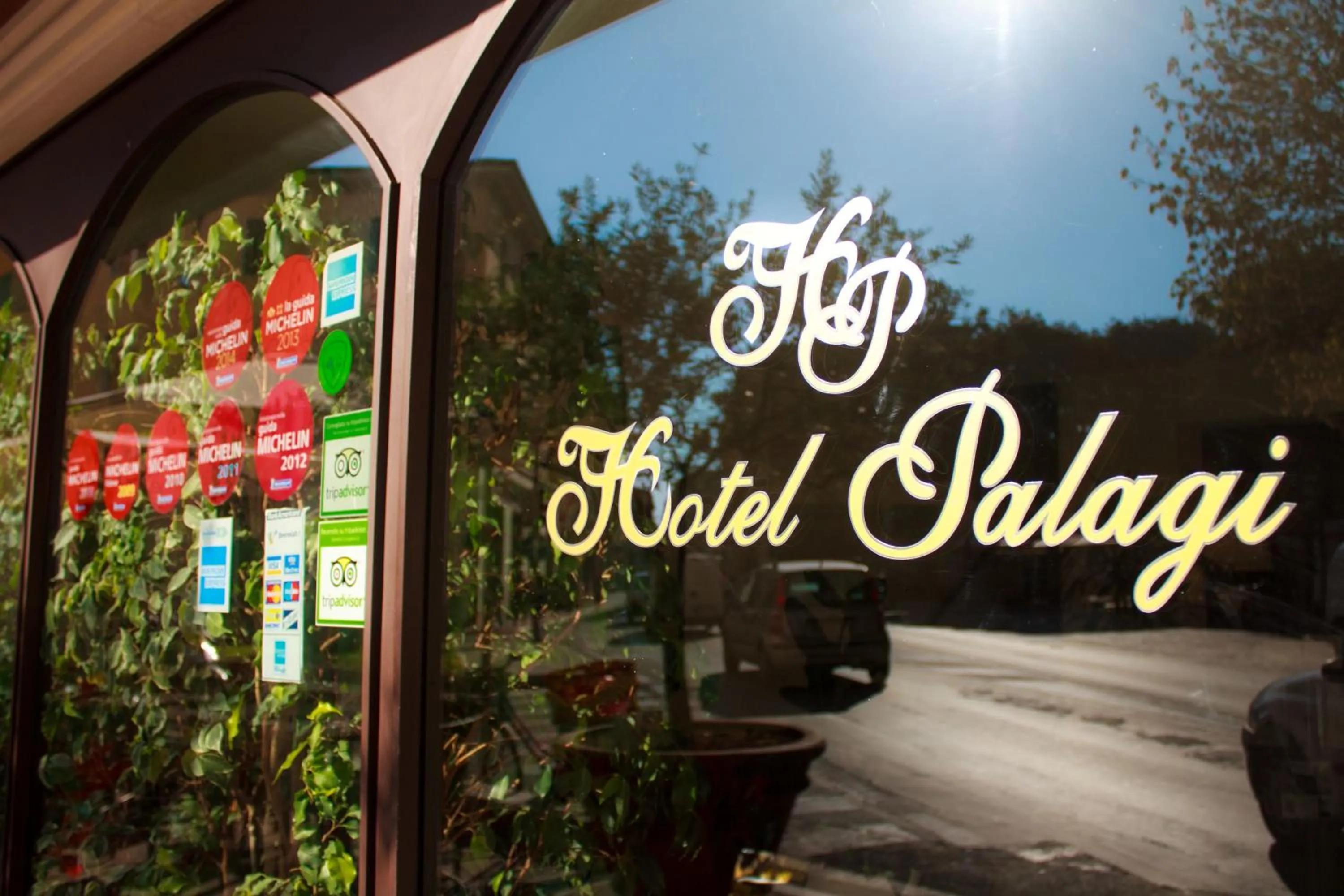 Facade/entrance in Hotel Palagi