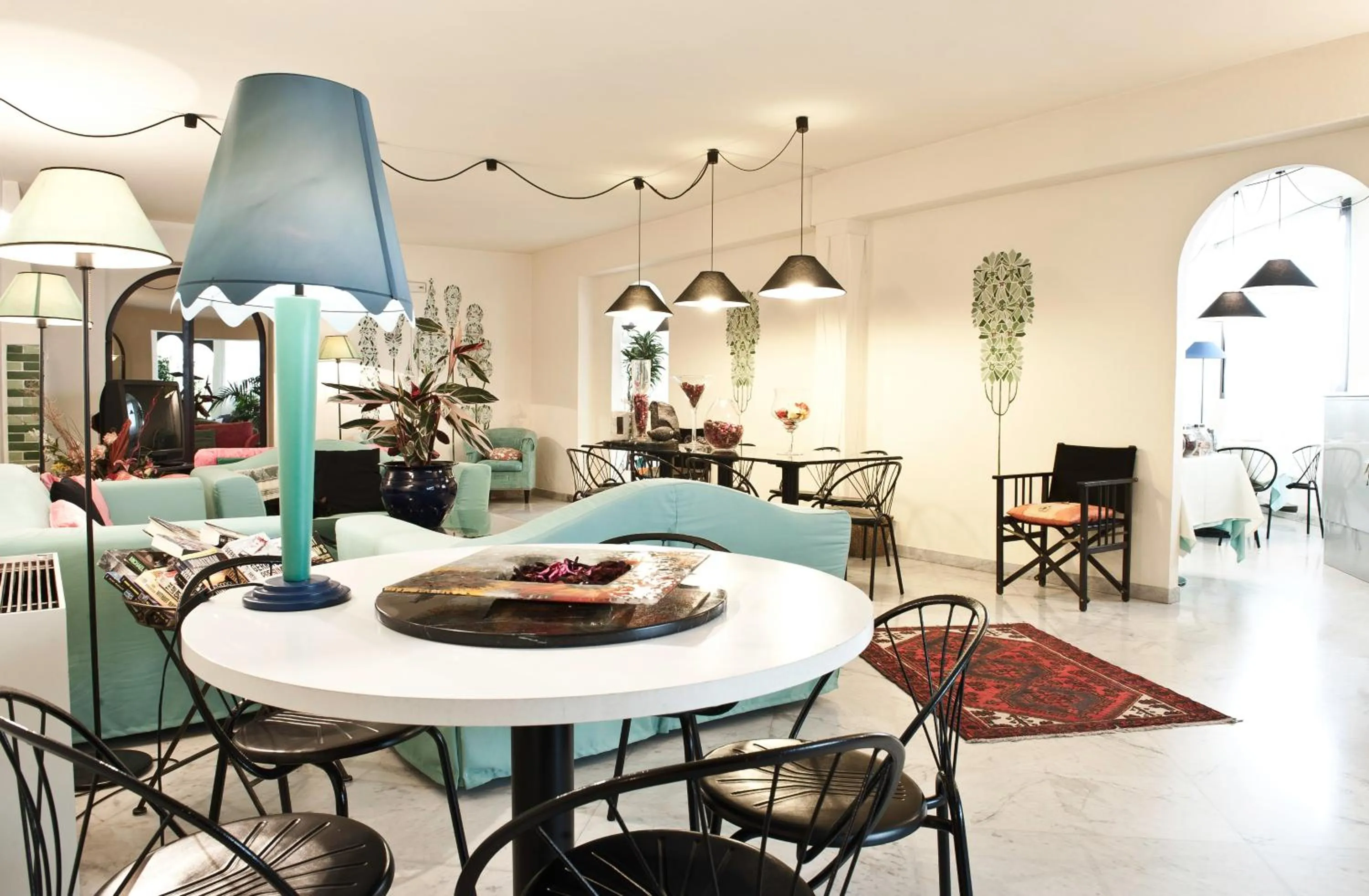 Communal lounge/ TV room in Hotel Palagi