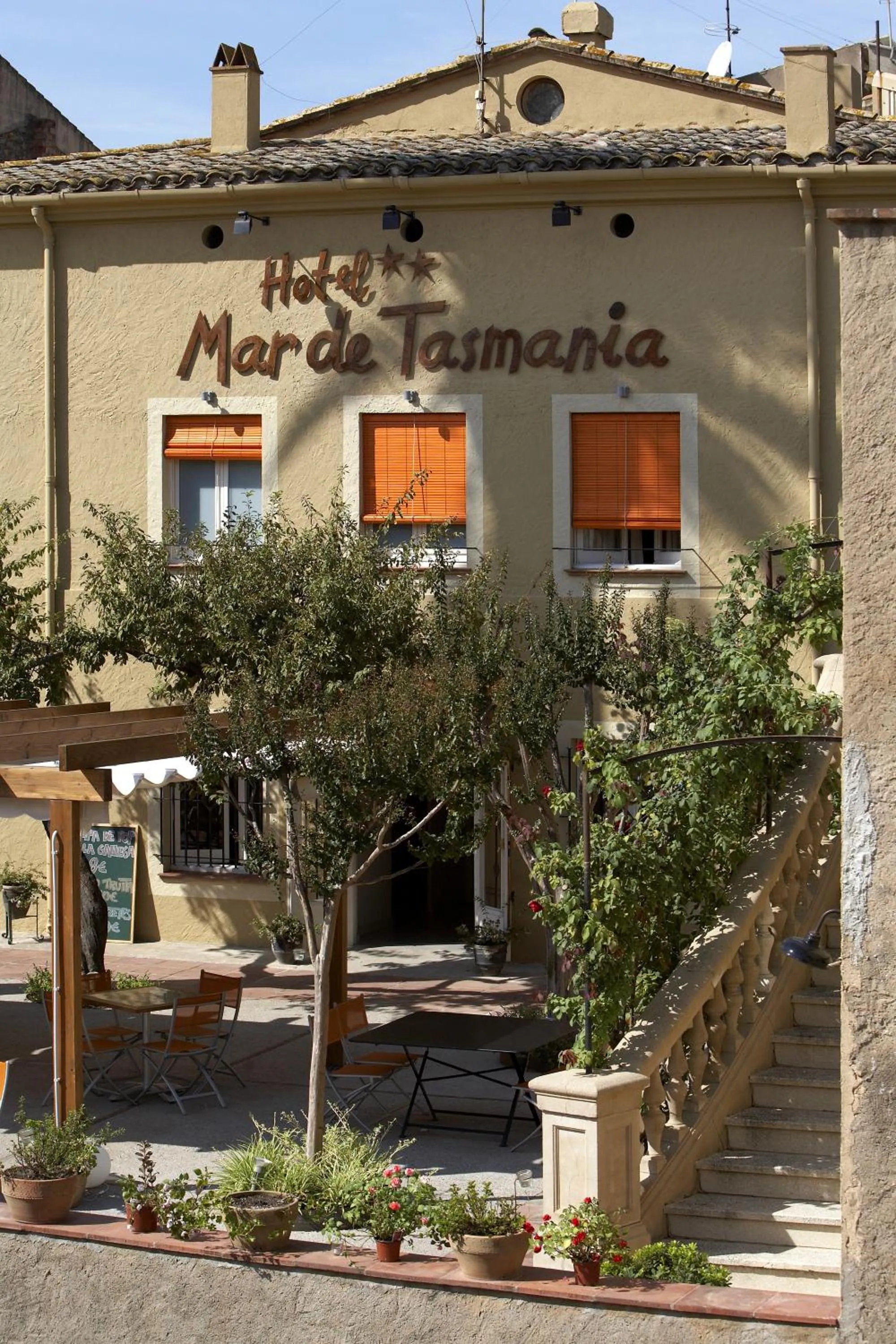 Facade/entrance in Hotel Mar de Tasmània - Auto Check-in