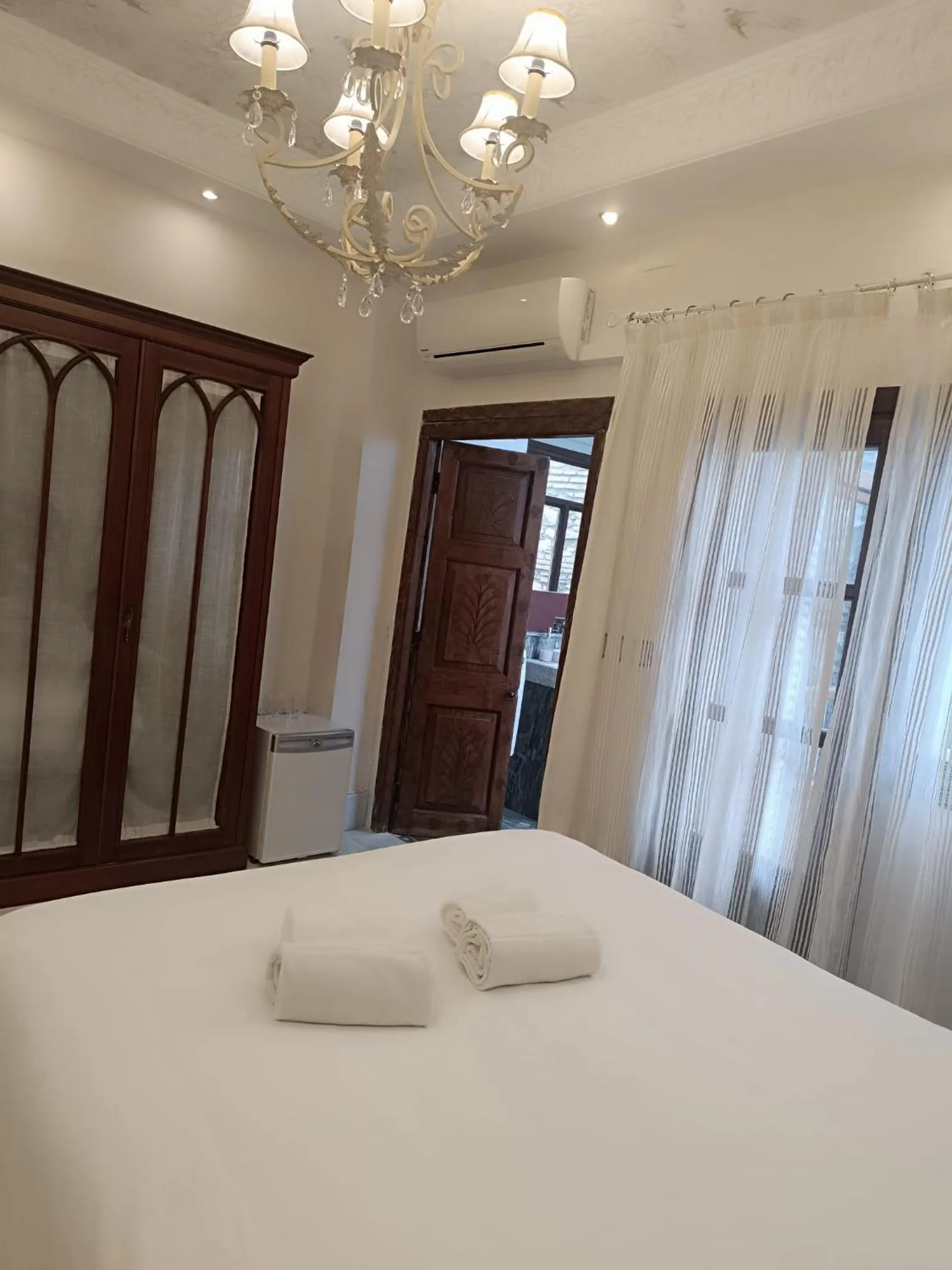 Bedroom, Bed in Suite Comares