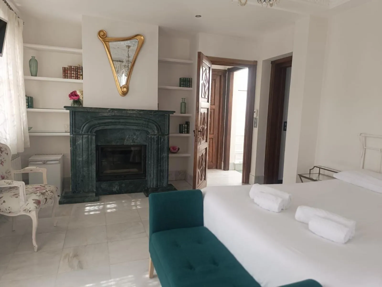 Bedroom, Bed in Suite Comares