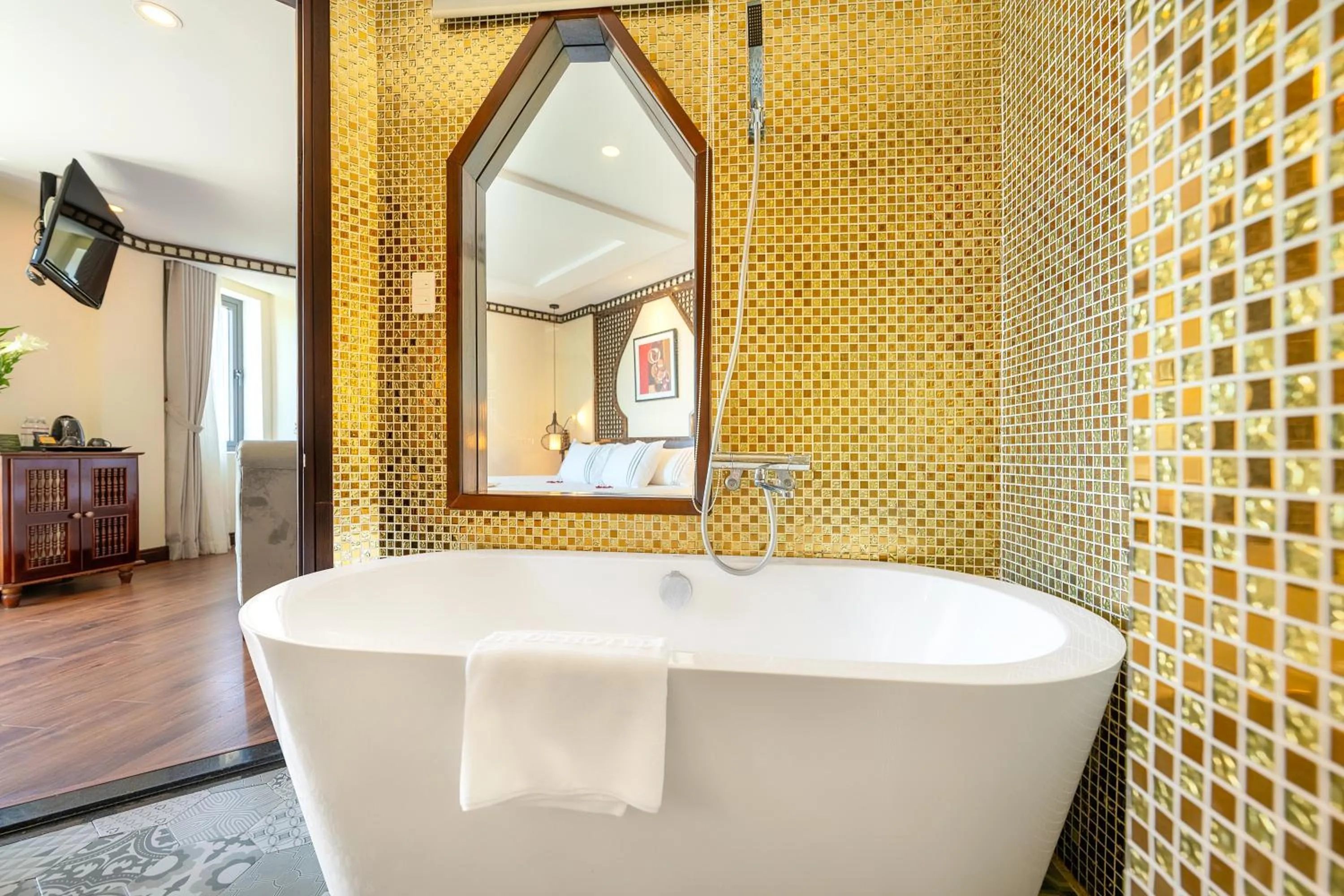 Bathroom in Qualia De Hôtel Hoi An - Rooftop Bar City View