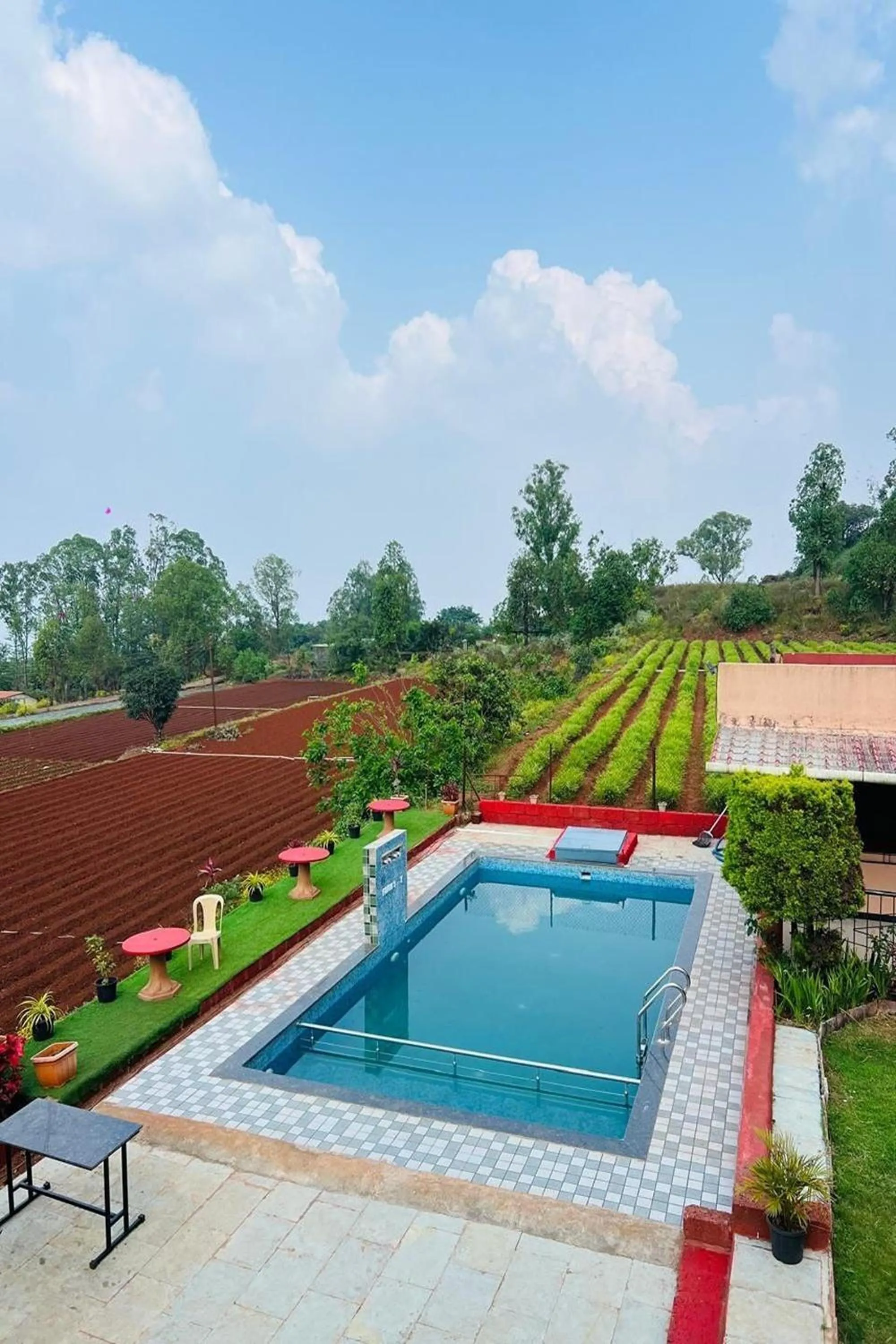 Swimming pool in Greenland Stay
