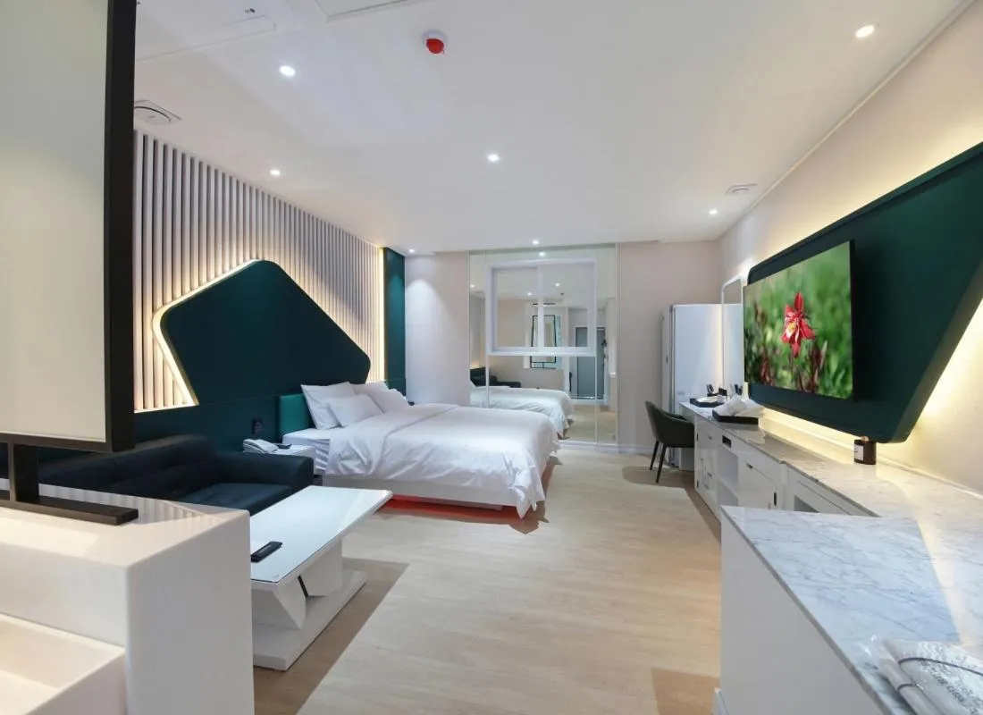 Bed in WJ Hotel Pool House