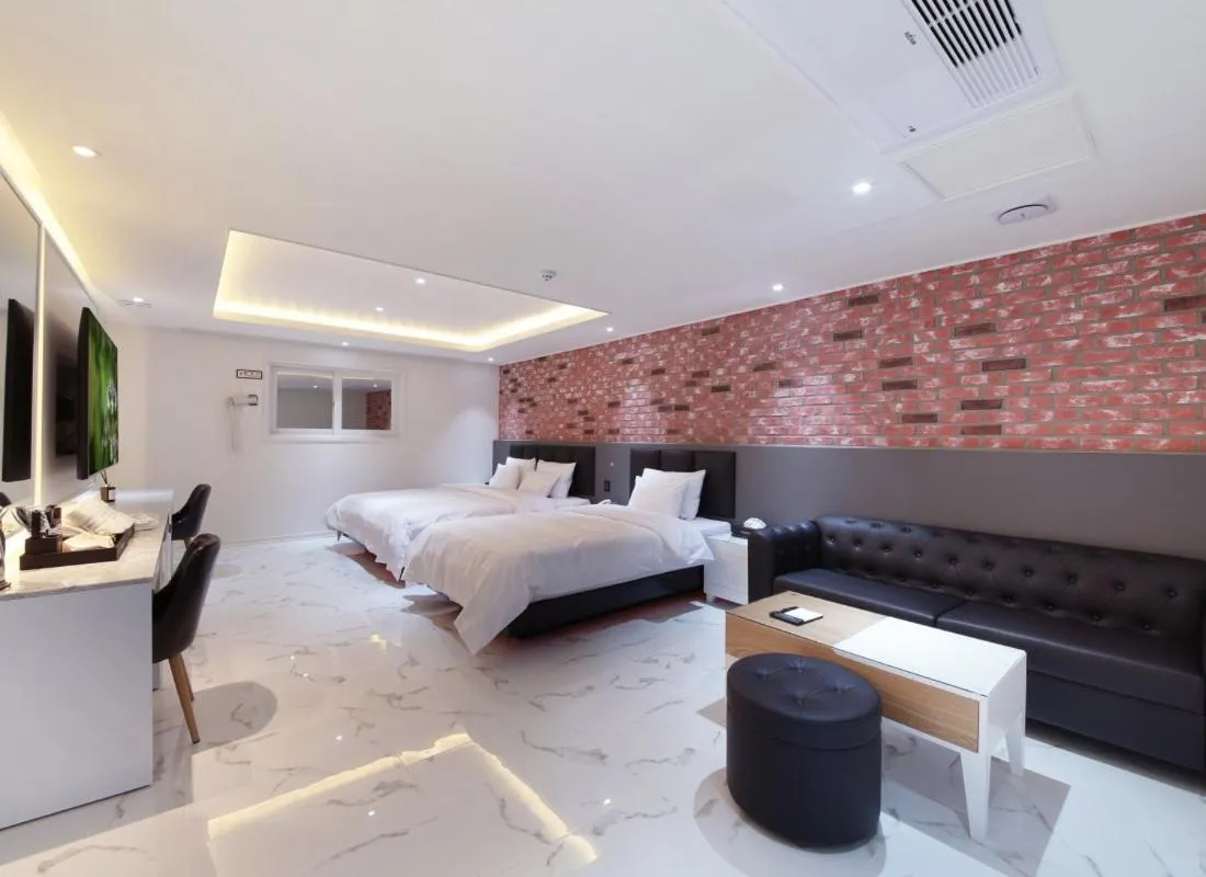 Bed in WJ Hotel Pool House