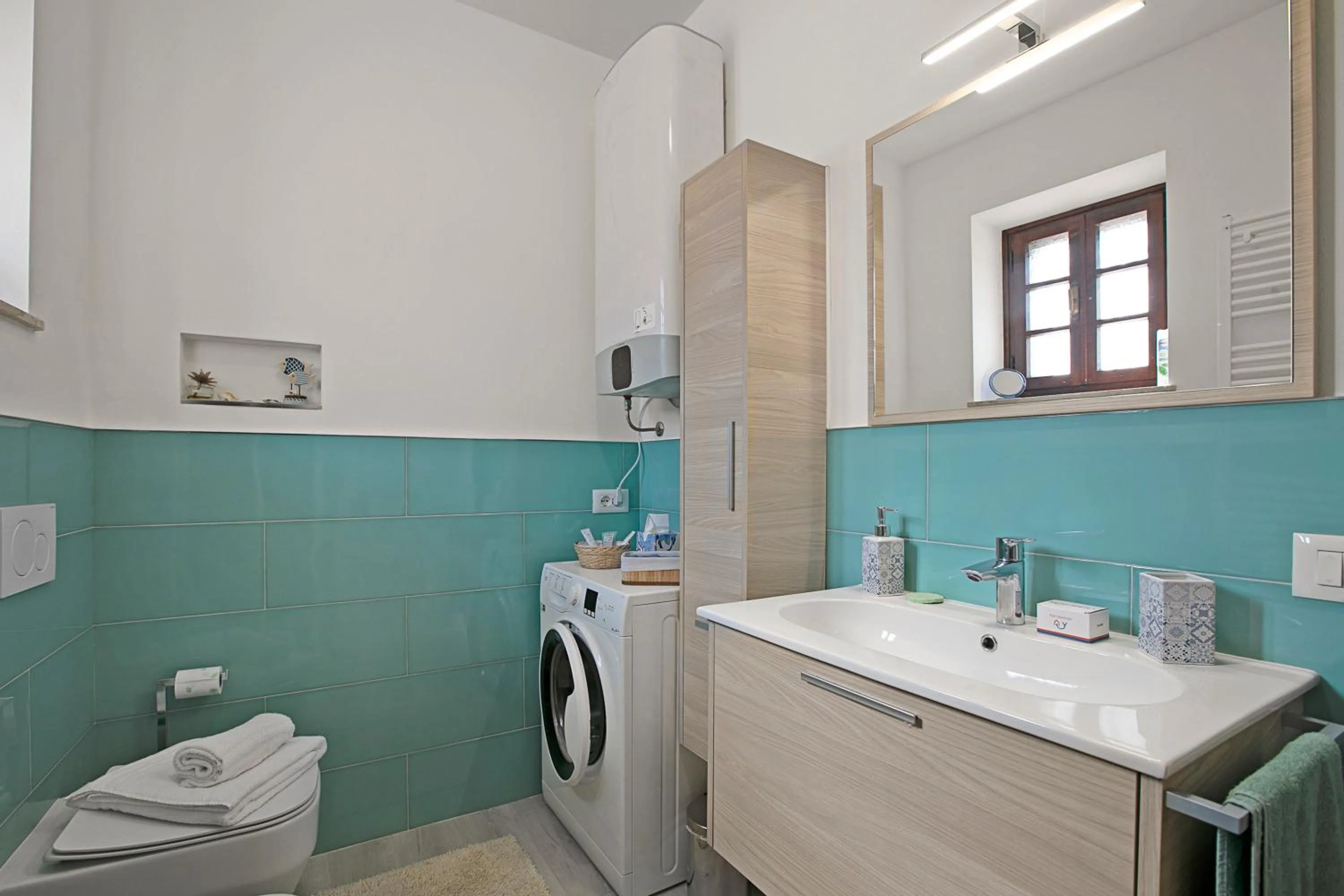 Elizabeth House-100m lake & priv parking - Happy Rentals