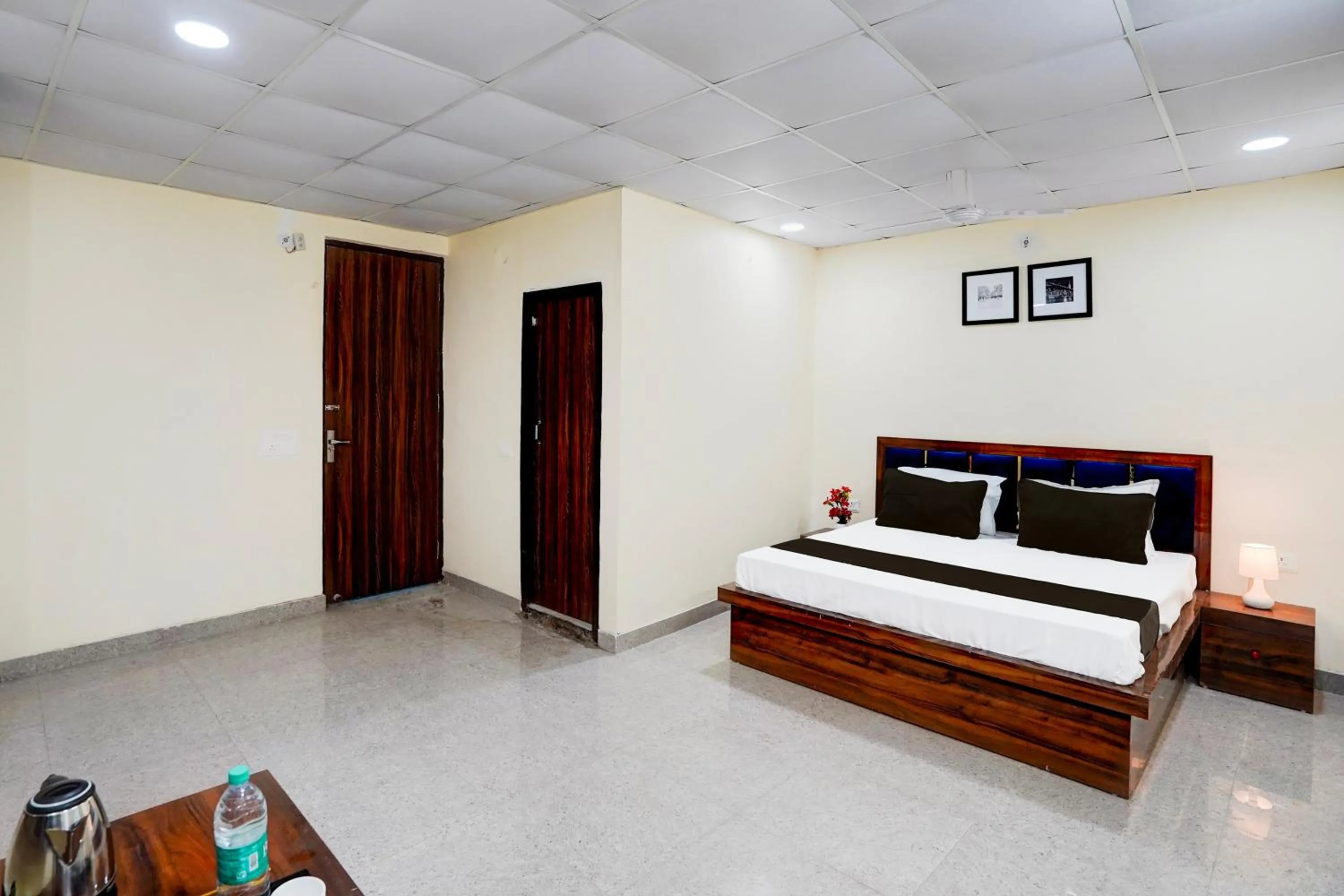 Bedroom, Bed in Hotel O Crystal Inn