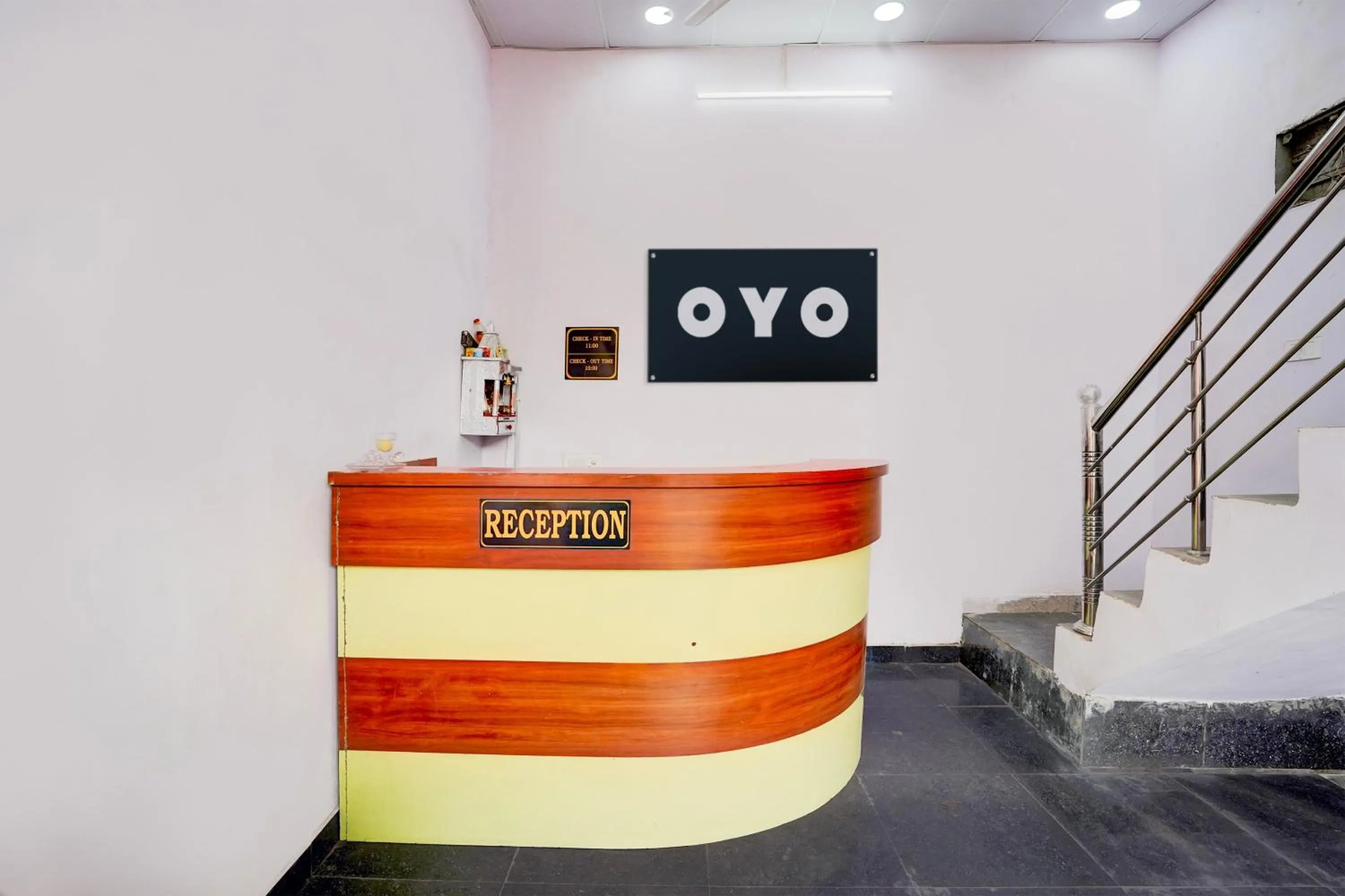 Lobby or reception in Hotel O Crystal Inn