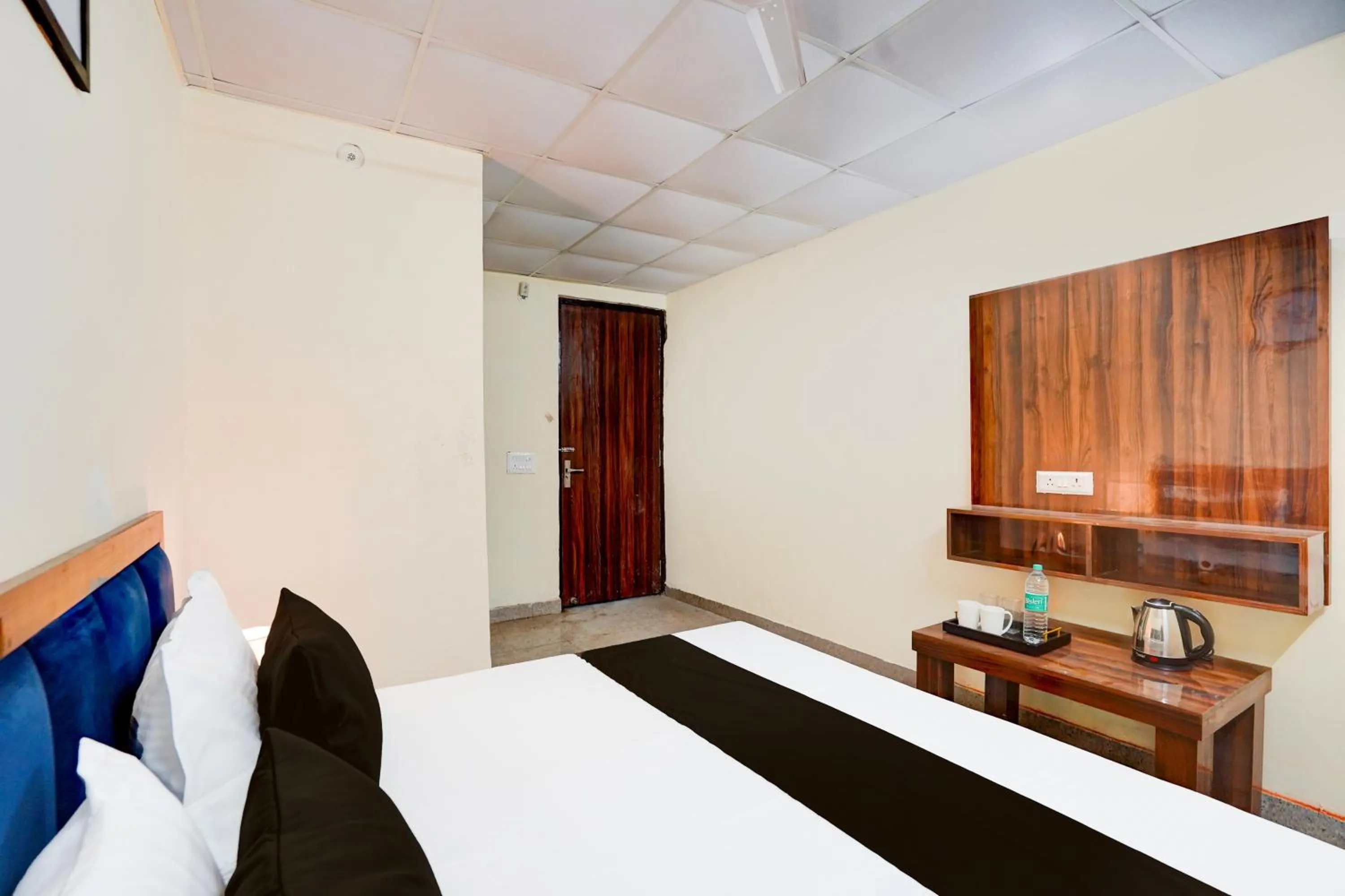 Bedroom, Bed in Hotel O Crystal Inn