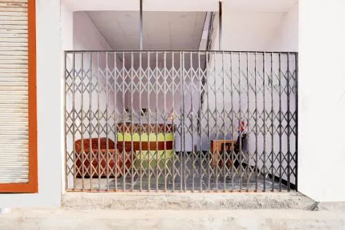 Facade/entrance in Hotel O Crystal Inn