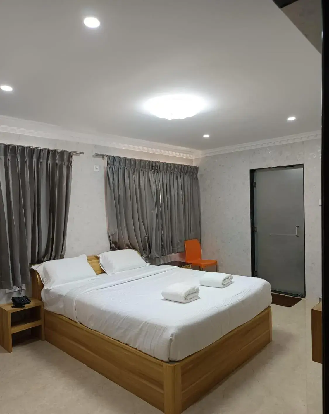 Photo of the whole room, Bed in Arasan Residency Photo of the whole room, Bed in Arasan Residency