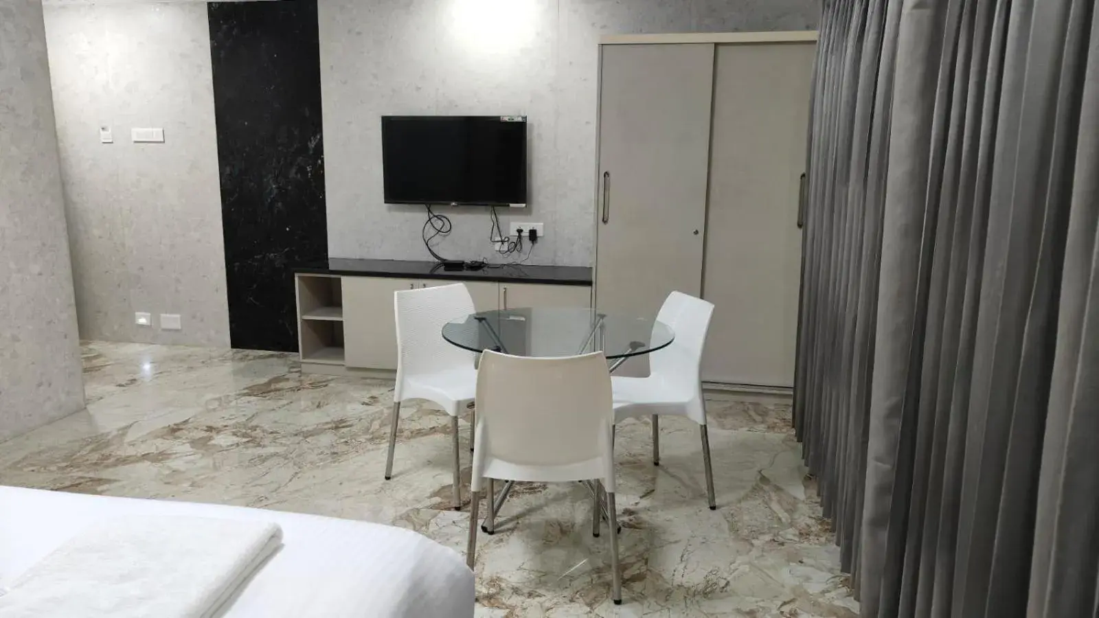 Bed in Arasan Residency Bed in Arasan Residency