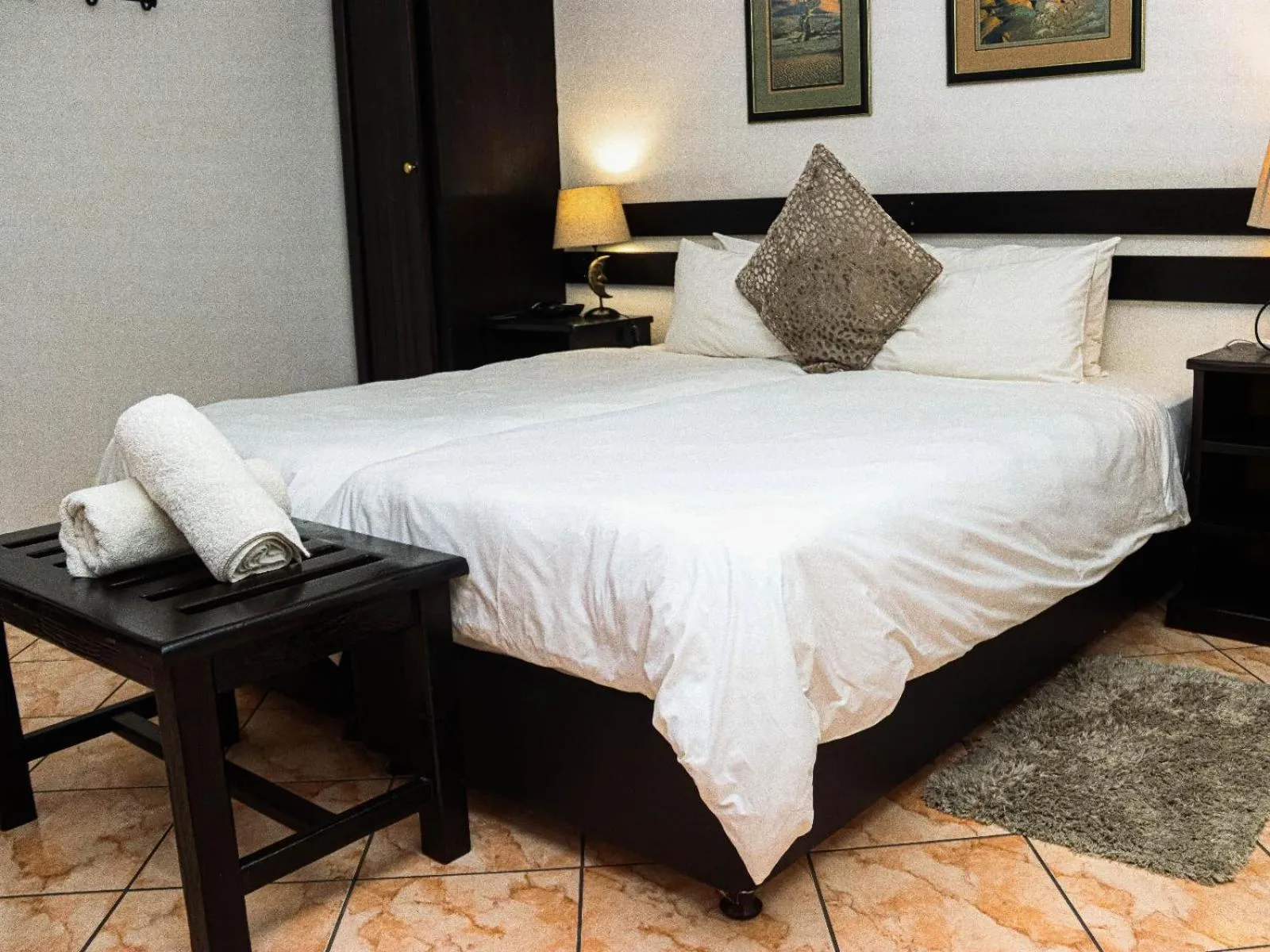 Bed in Casa Blanca Boutique Hotel Pension