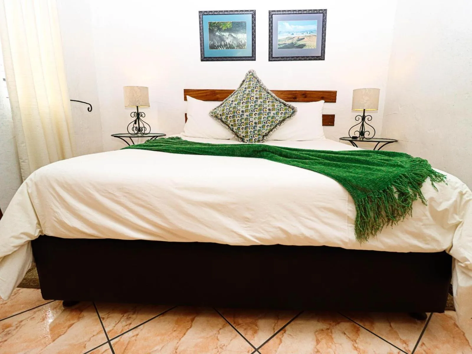 Bed in Casa Blanca Boutique Hotel Pension