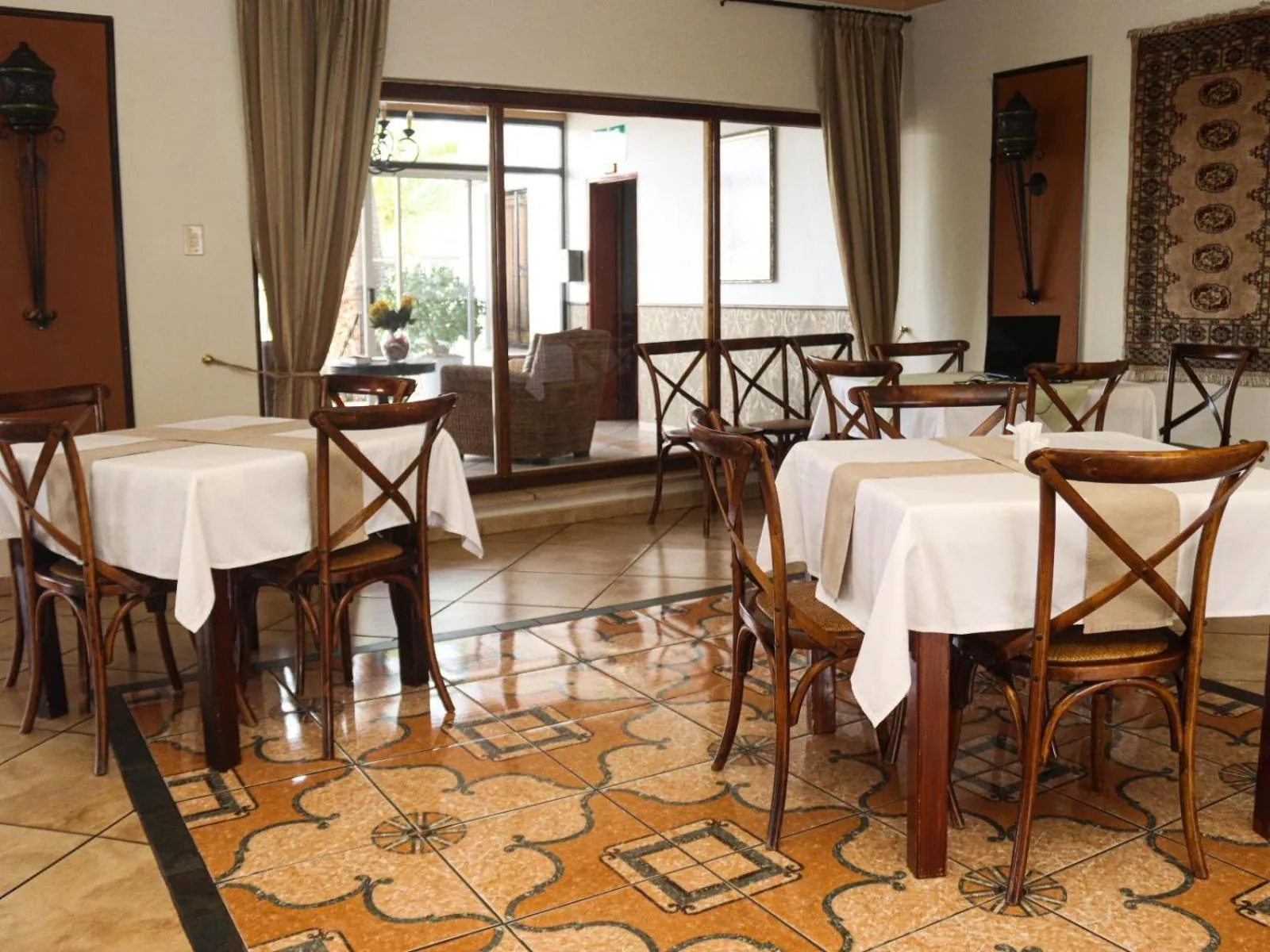 Dining area in Casa Blanca Boutique Hotel Pension