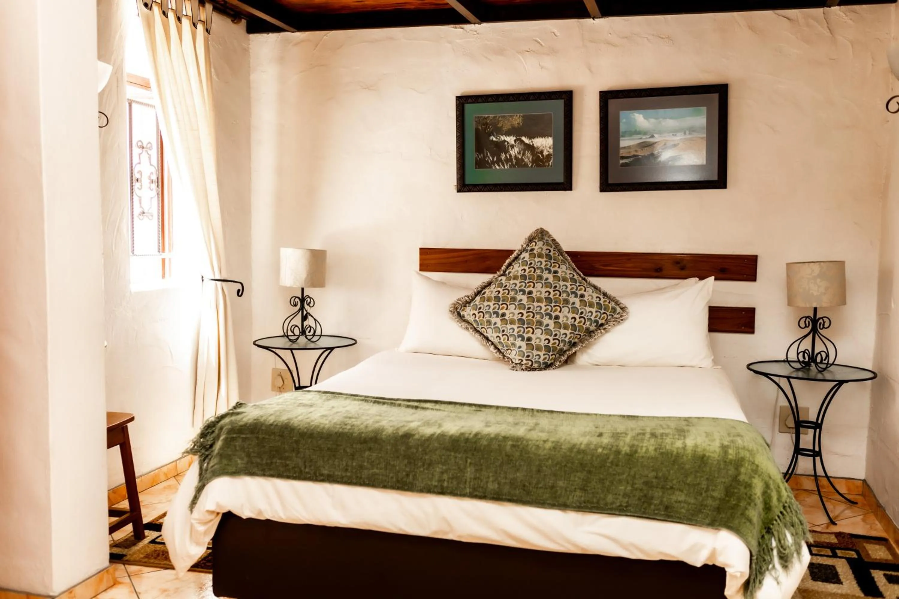 Bed in Casa Blanca Boutique Hotel Pension