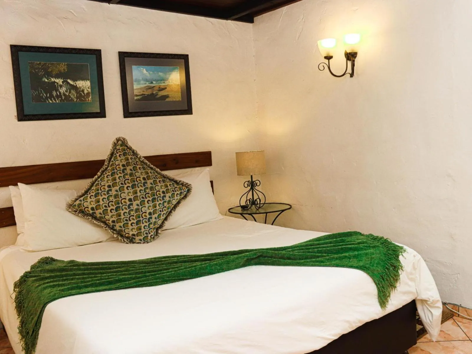 Bed in Casa Blanca Boutique Hotel Pension
