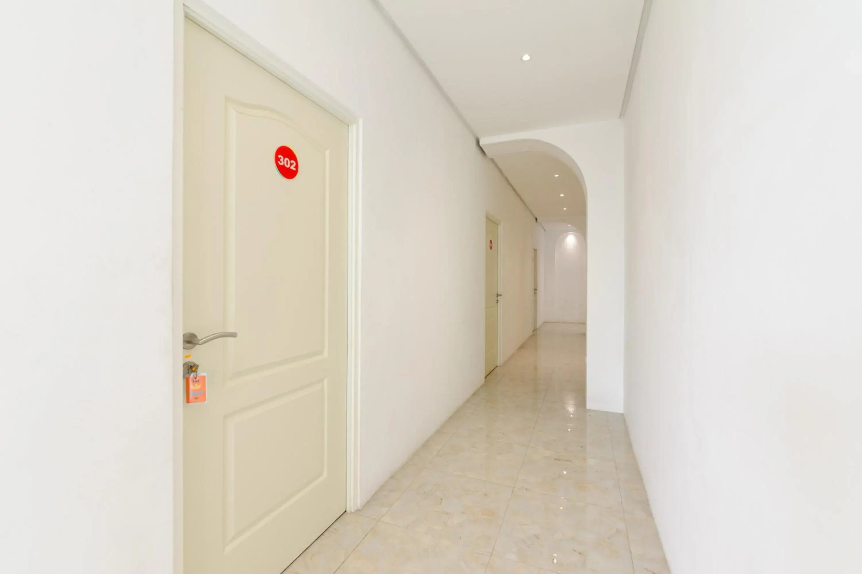 Property building in Sans Hotel La Vida Malang Property building in Sans Hotel La Vida Malang