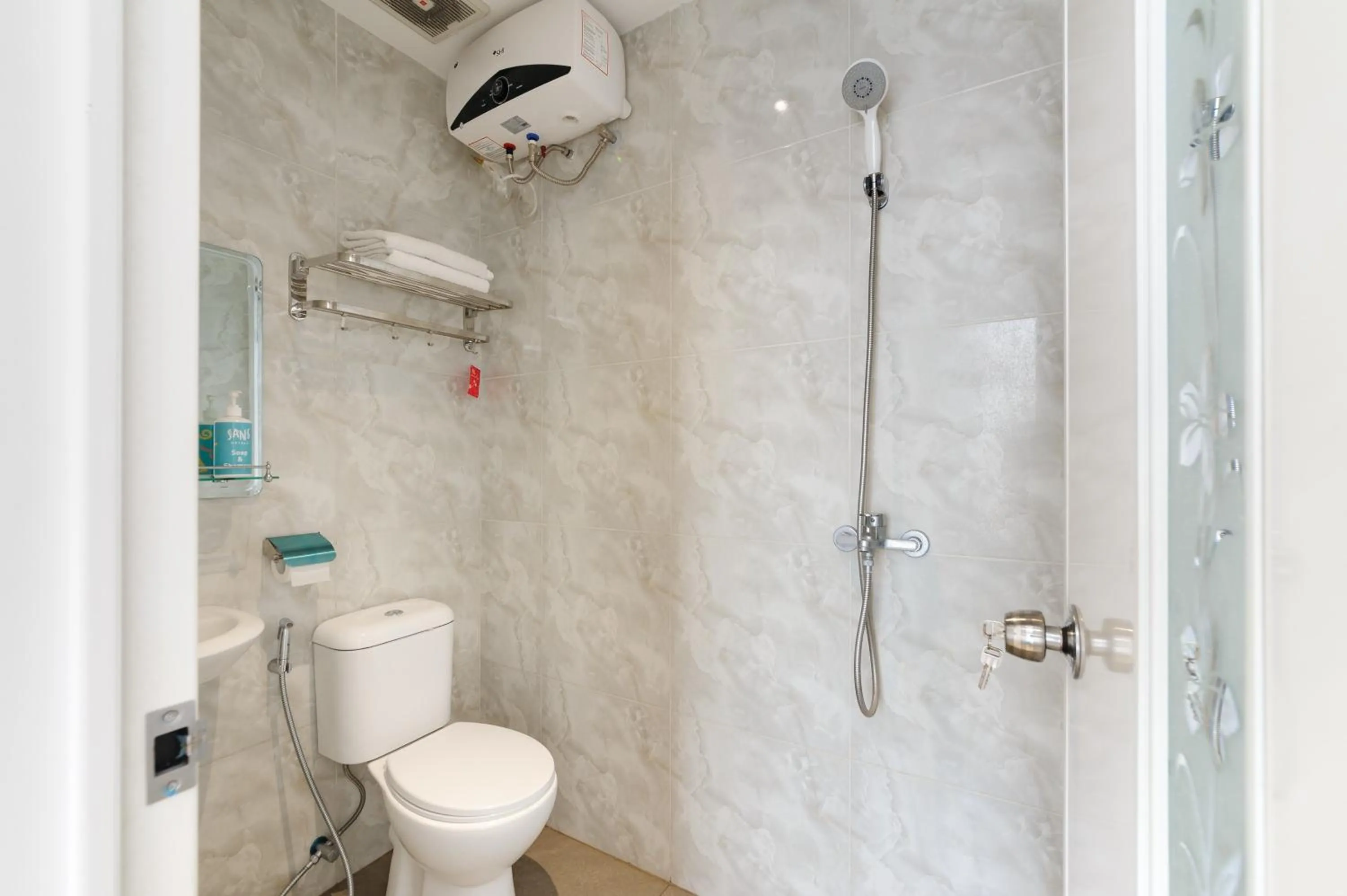 Bathroom in Sans Hotel La Vida Malang