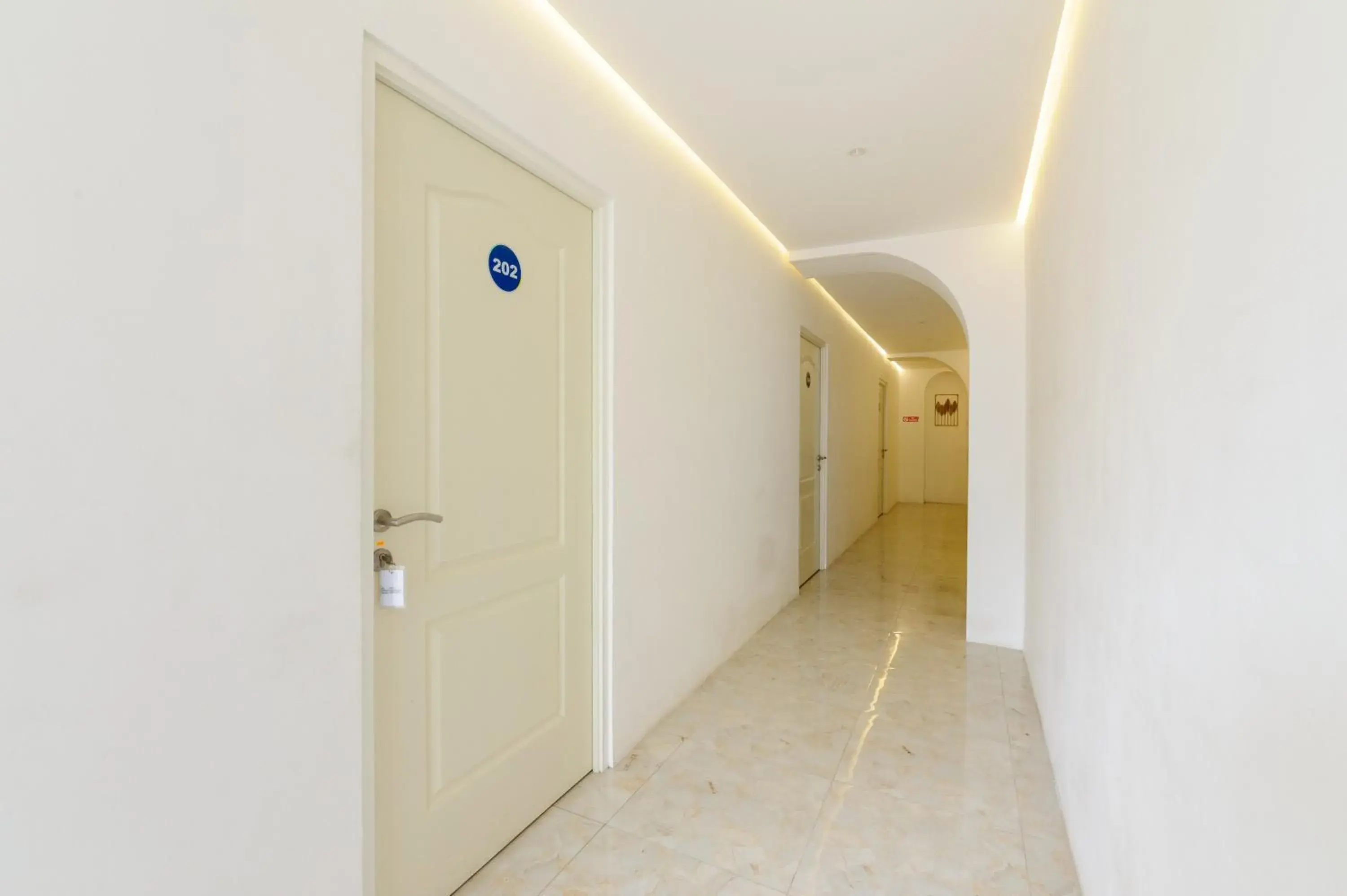 Property building in Sans Hotel La Vida Malang Property building in Sans Hotel La Vida Malang