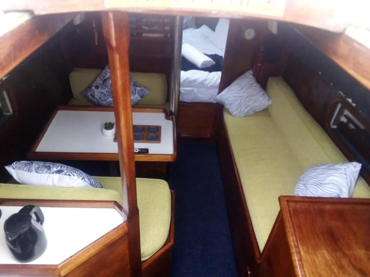 Seating area, Bed in Ascot Bush Lodge