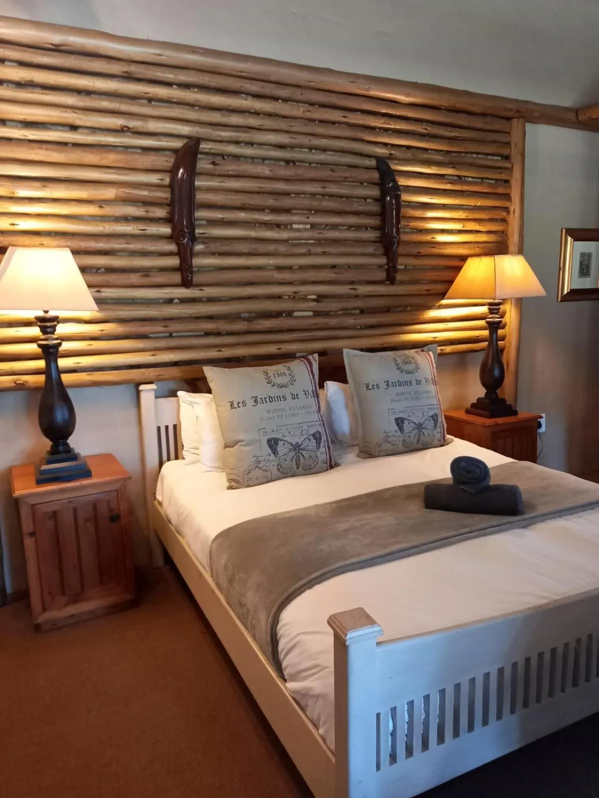 Bed in Ascot Bush Lodge