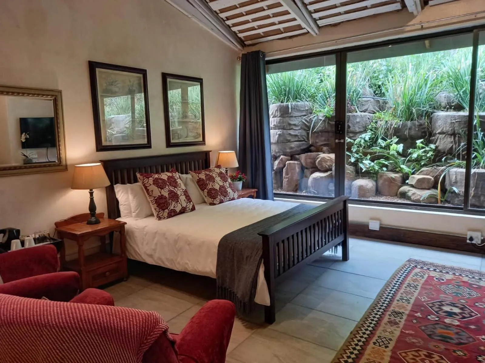 Bed in Ascot Bush Lodge