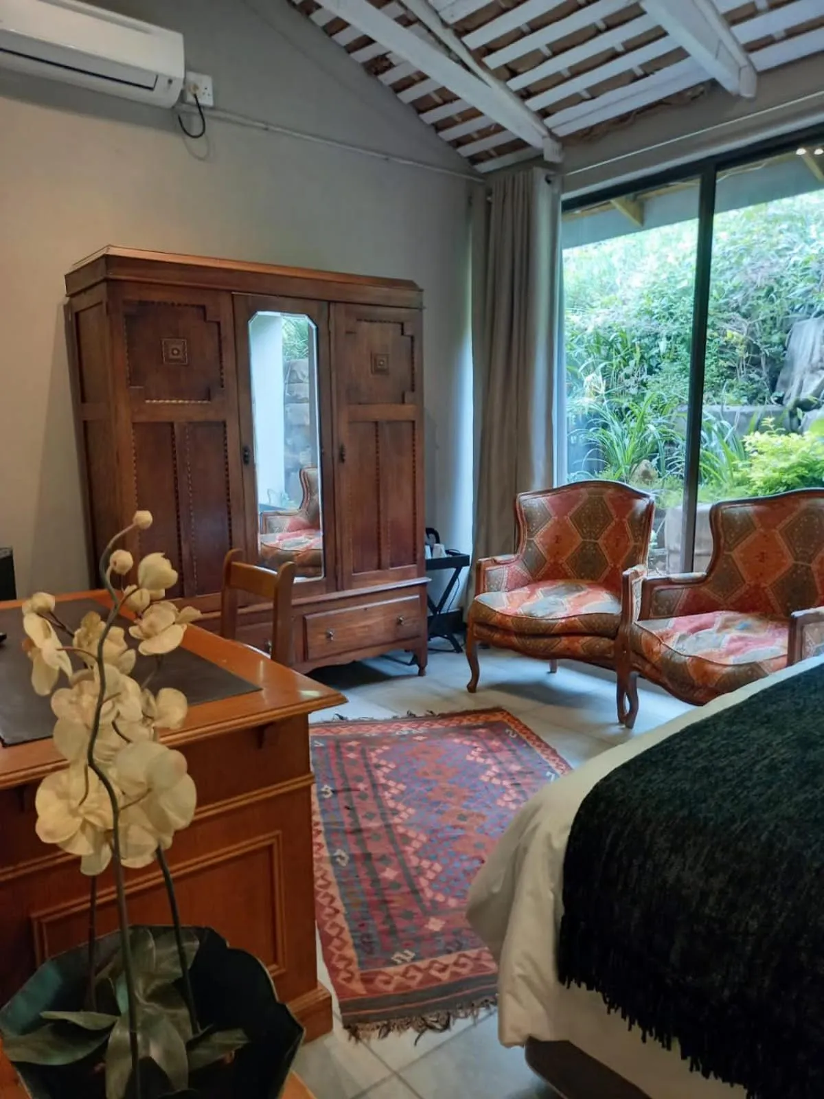 Seating area in Ascot Bush Lodge