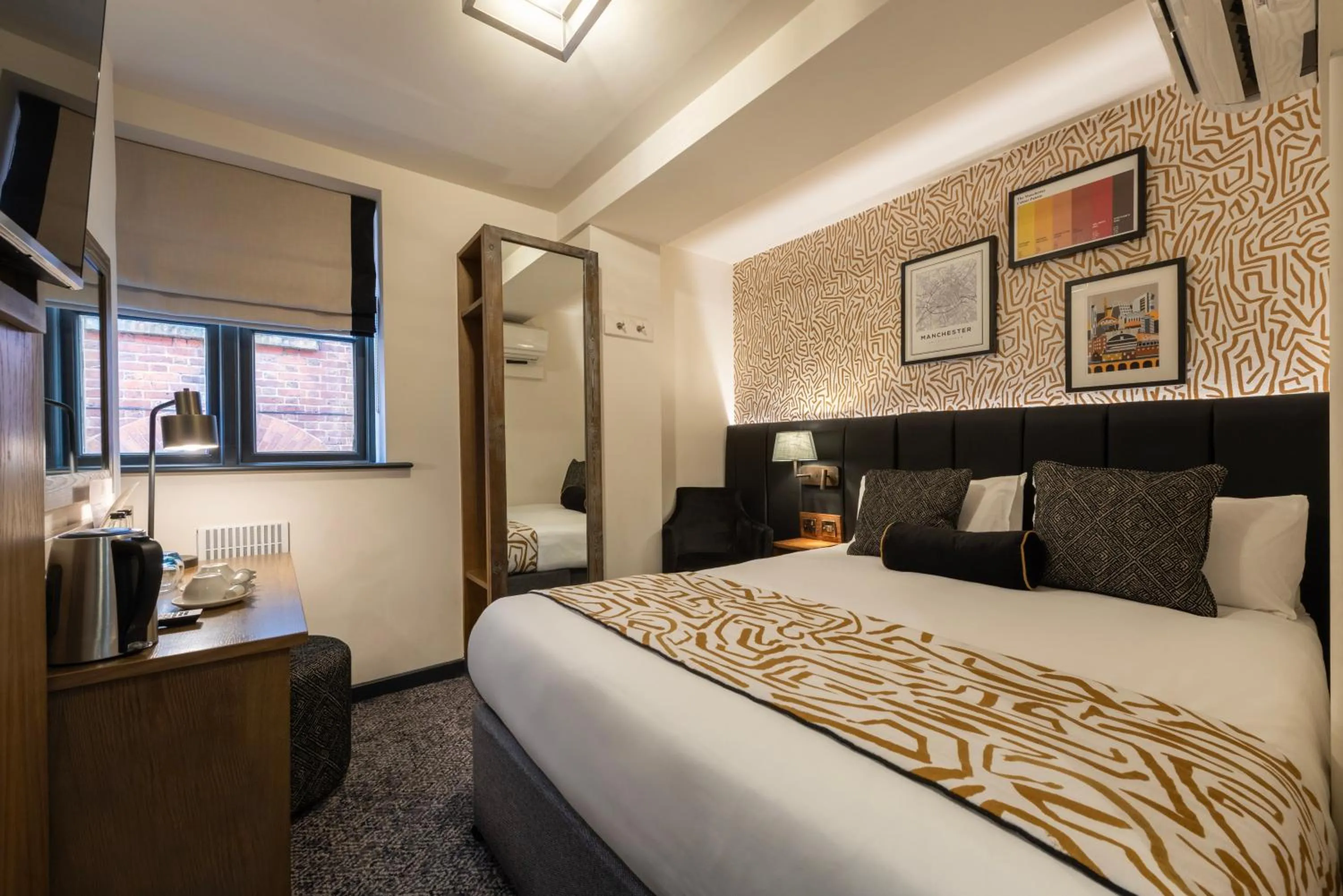 Photo of the whole room, Bed in Abel Heywood Boutique Hotel