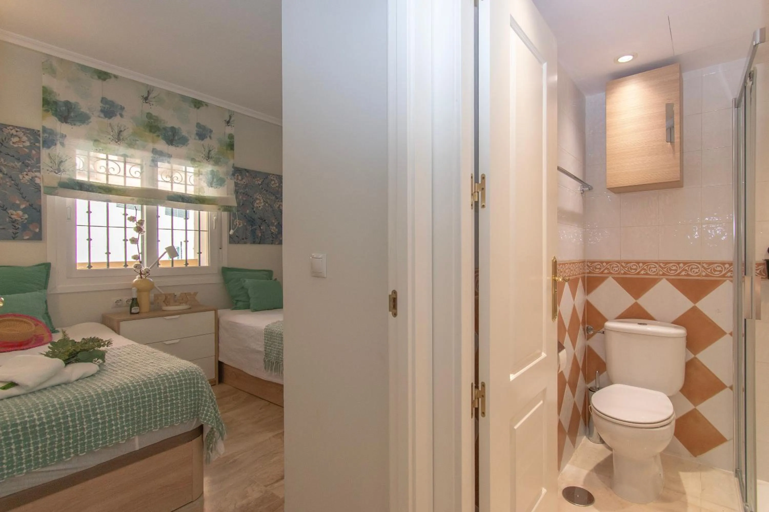 Bathroom, Bed in Paraiso De Riviera - Happy Rentals