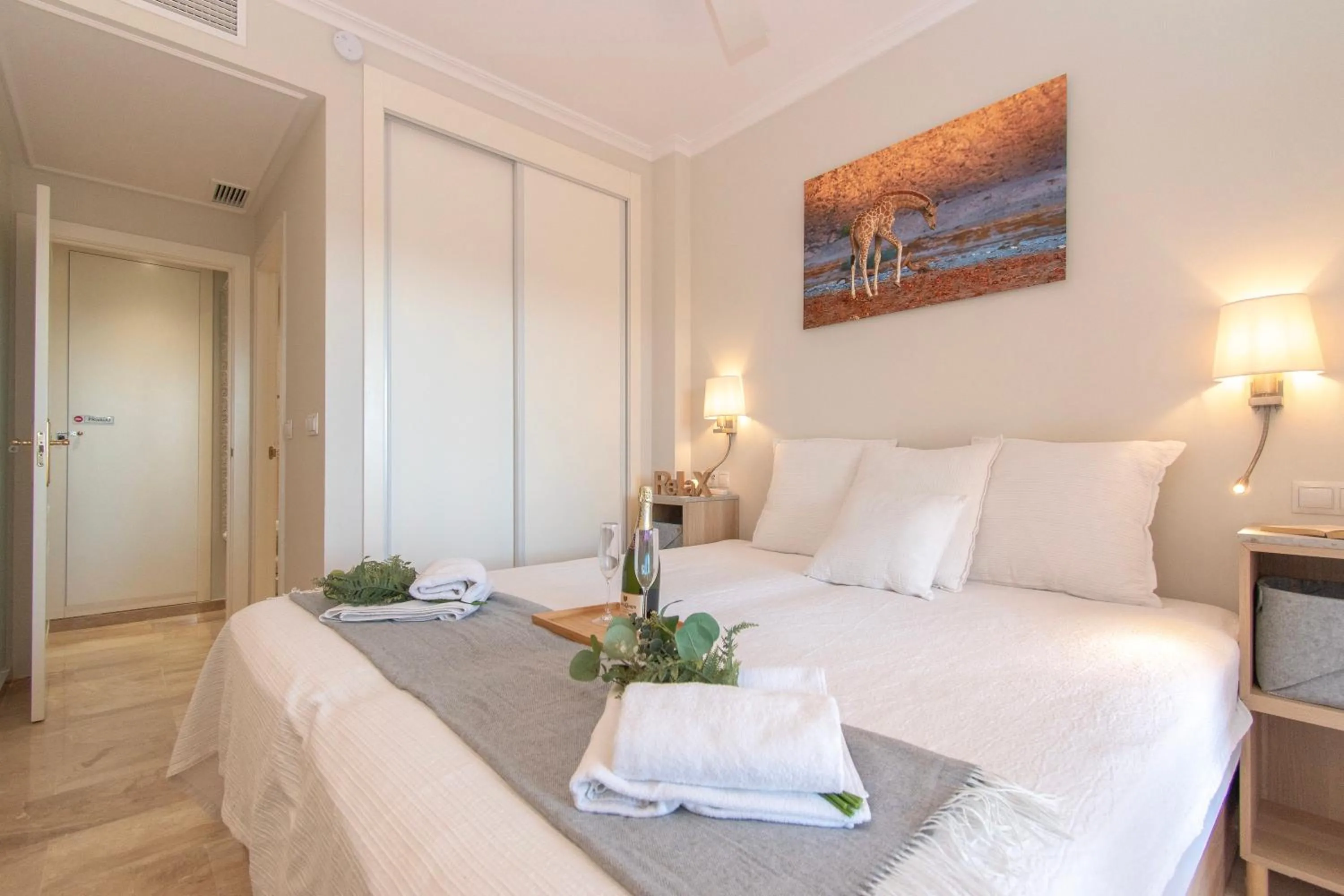 Bedroom, Bed in Paraiso De Riviera - Happy Rentals