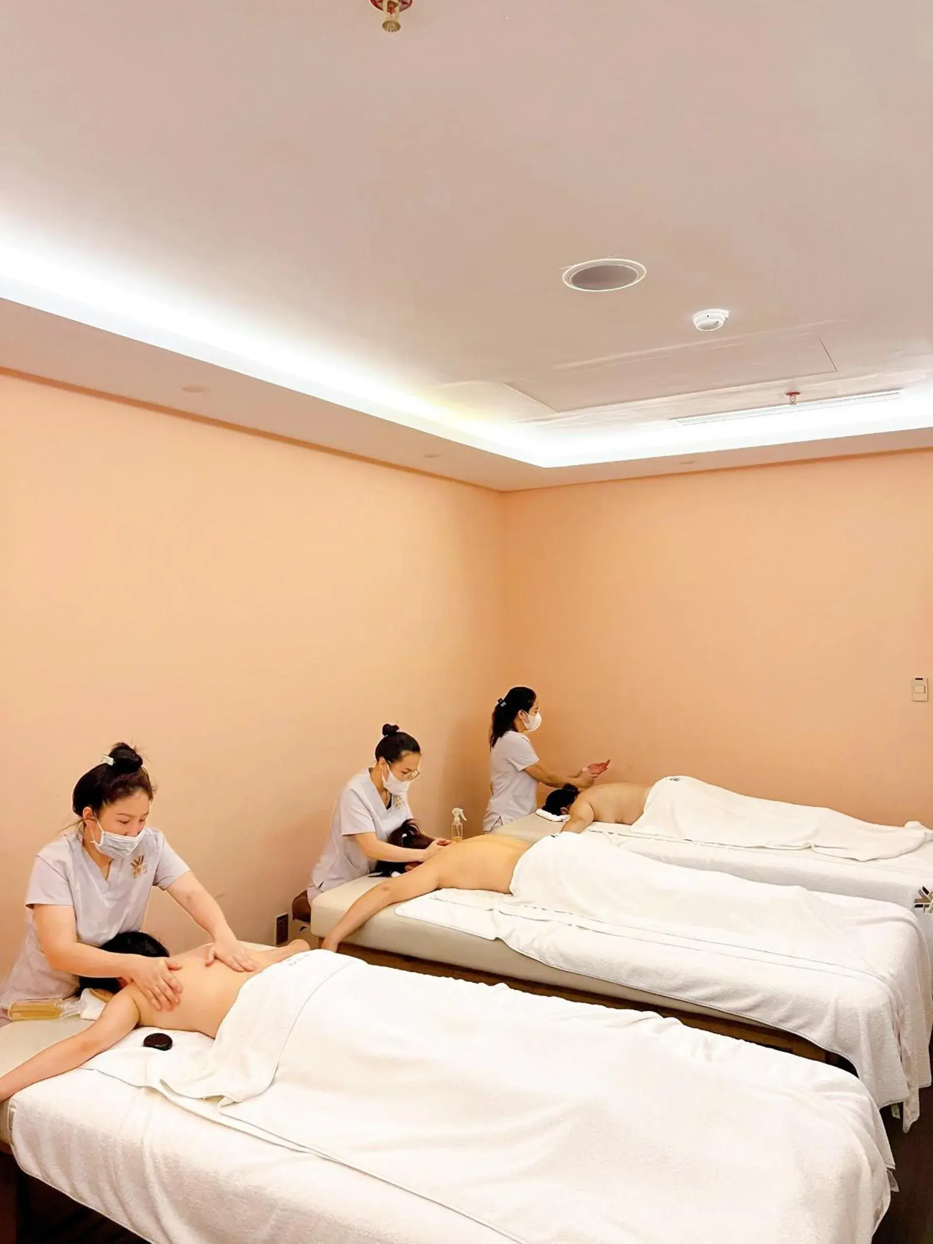 Spa and wellness centre/facilities in Wah Fu Hotel Spa and wellness centre/facilities in Wah Fu Hotel