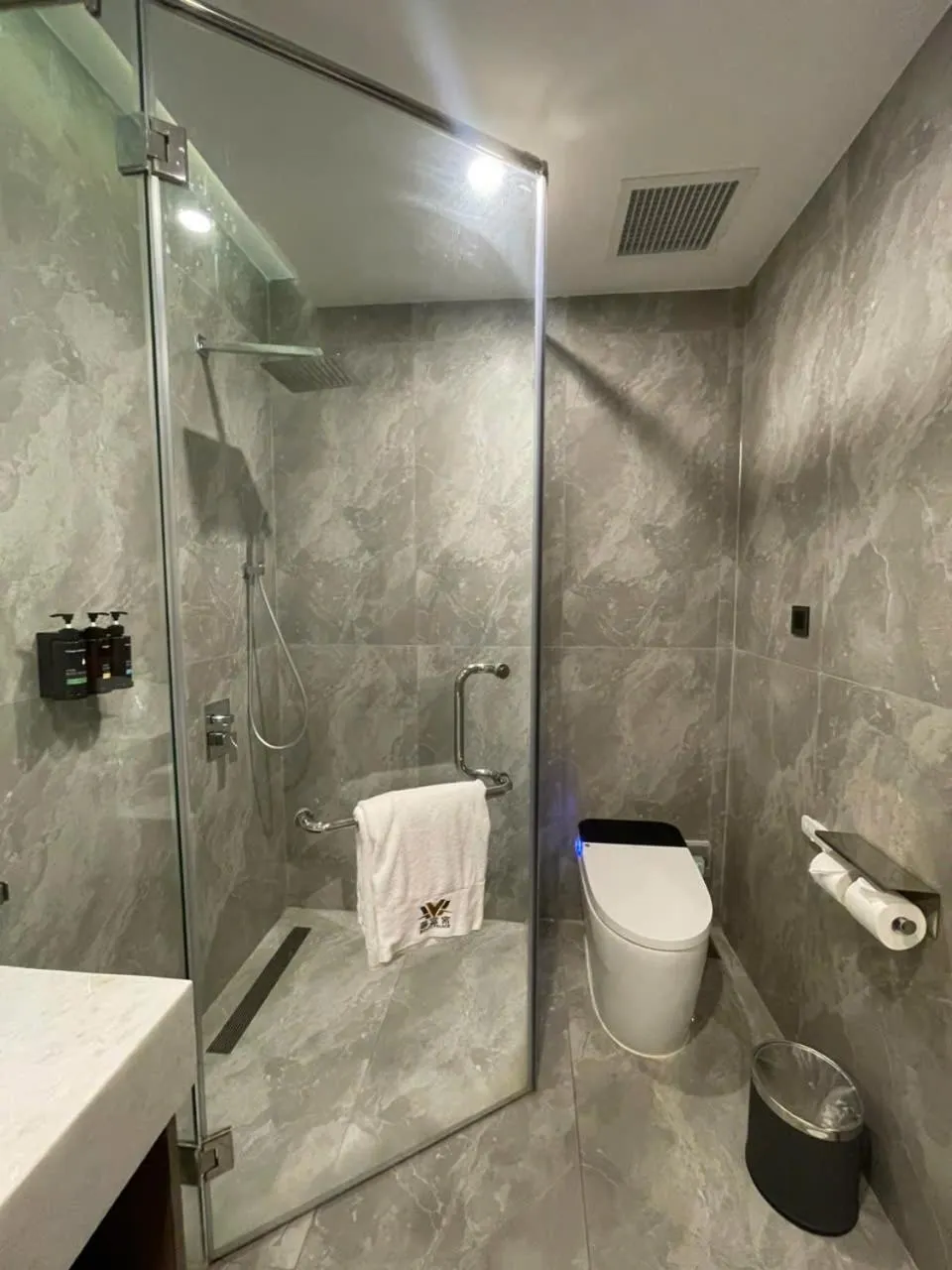 Bathroom in Wah Fu Hotel