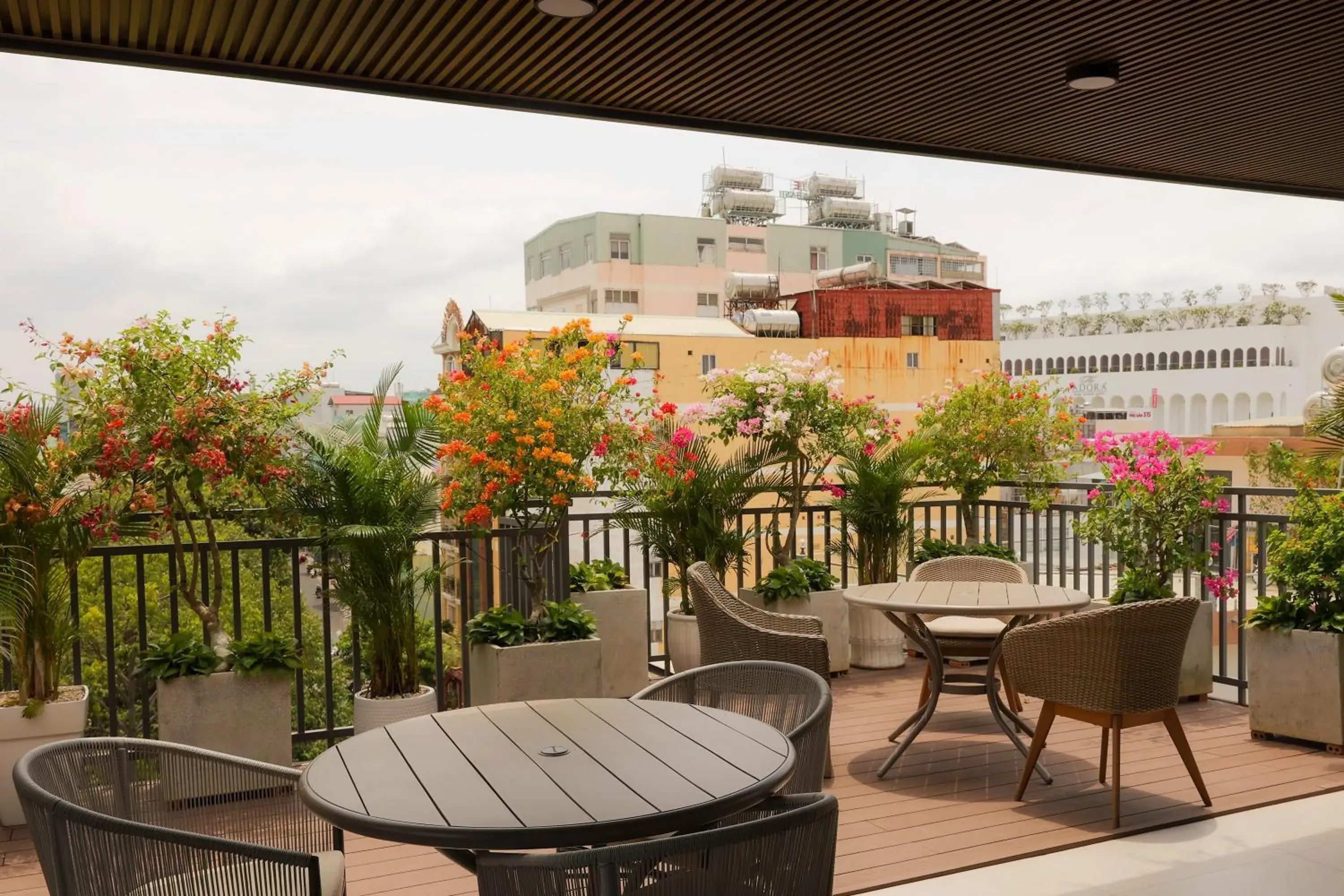 Seating area in Lanura Saigon Boutique Hotel Seating area in Lanura Saigon Boutique Hotel