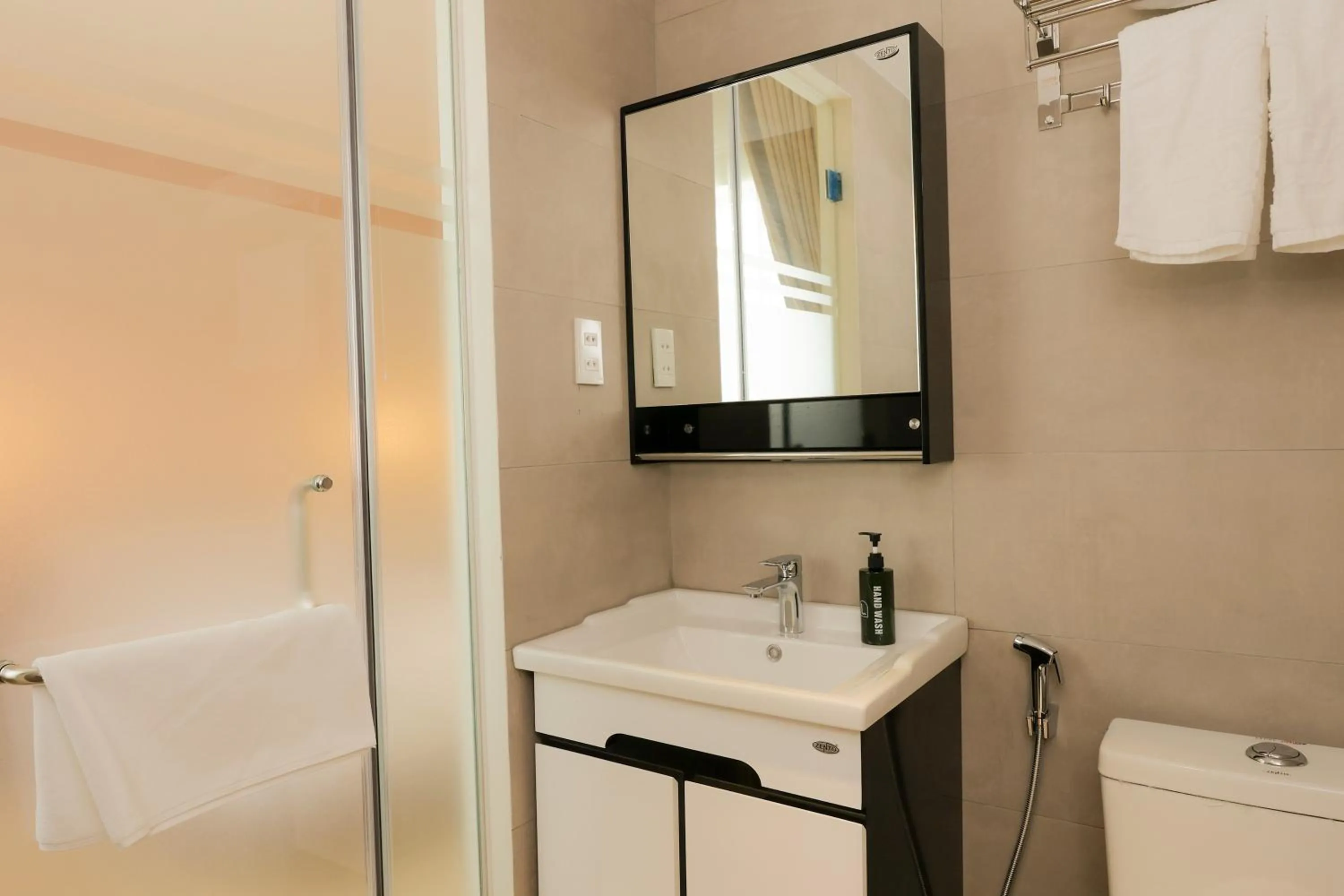 Bathroom in Lanura Saigon Boutique Hotel