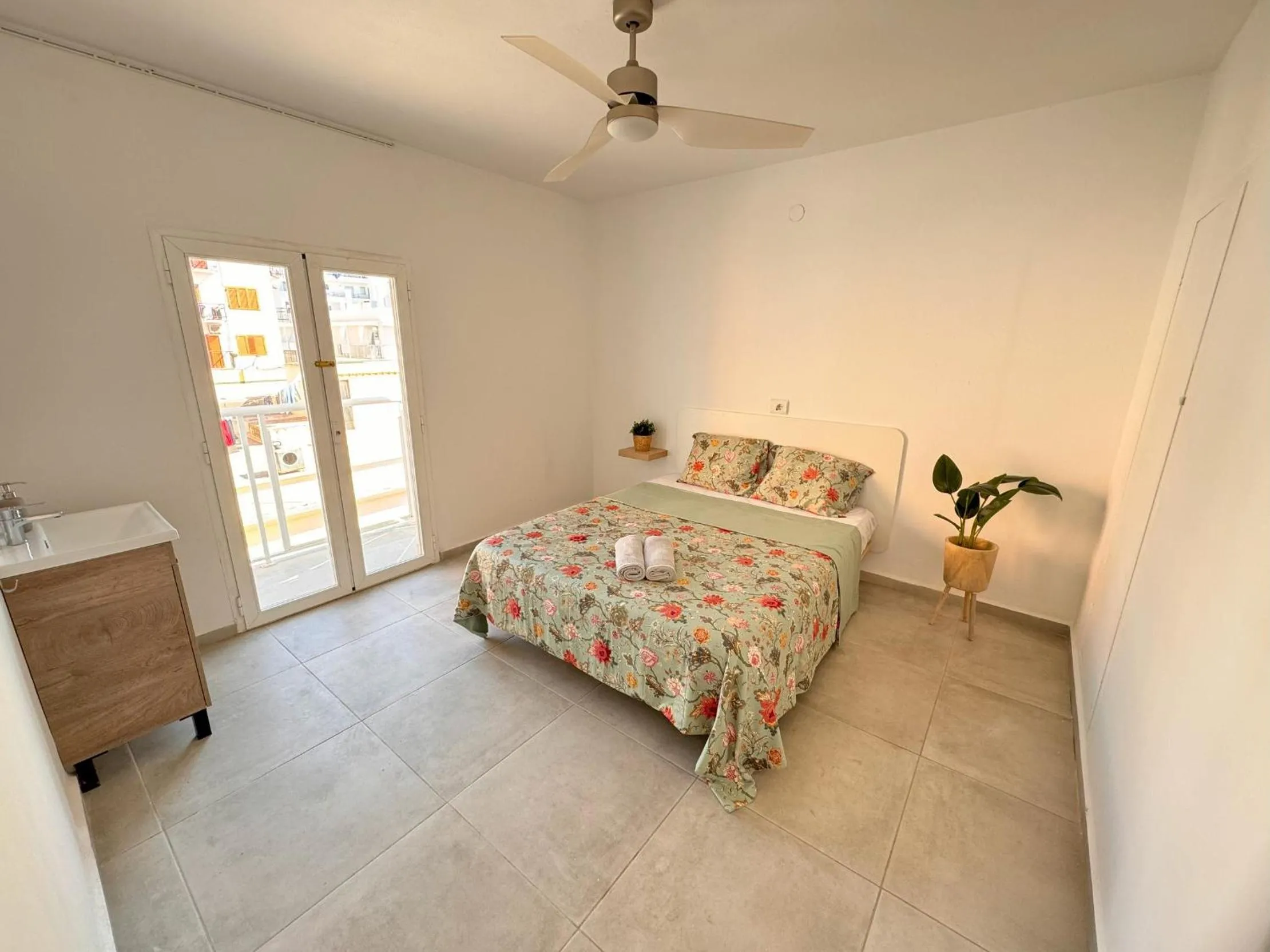 Photo of the whole room, Bed in Cisne By Nest Hostel