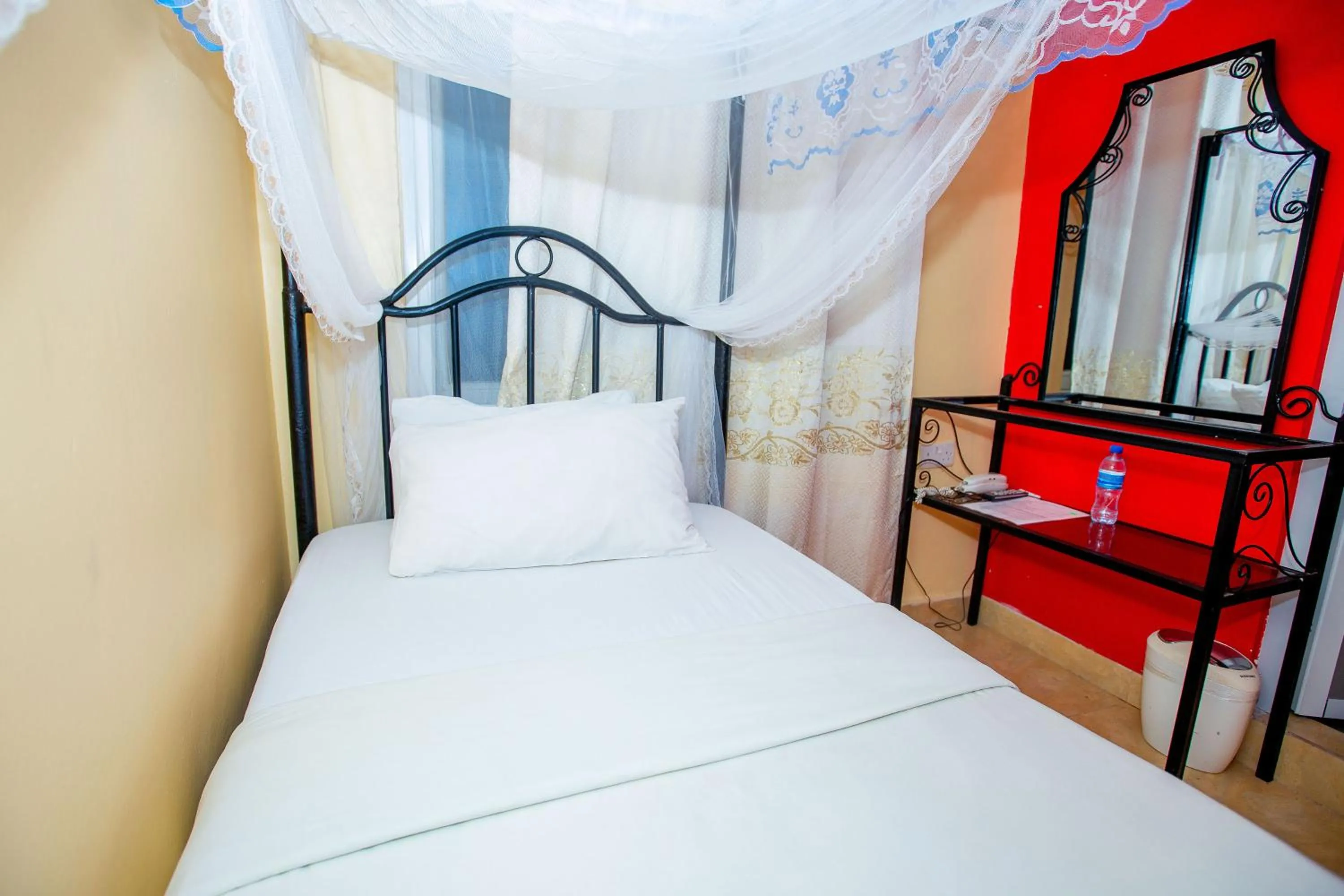 Bedroom, Bed in KAYS LODGE