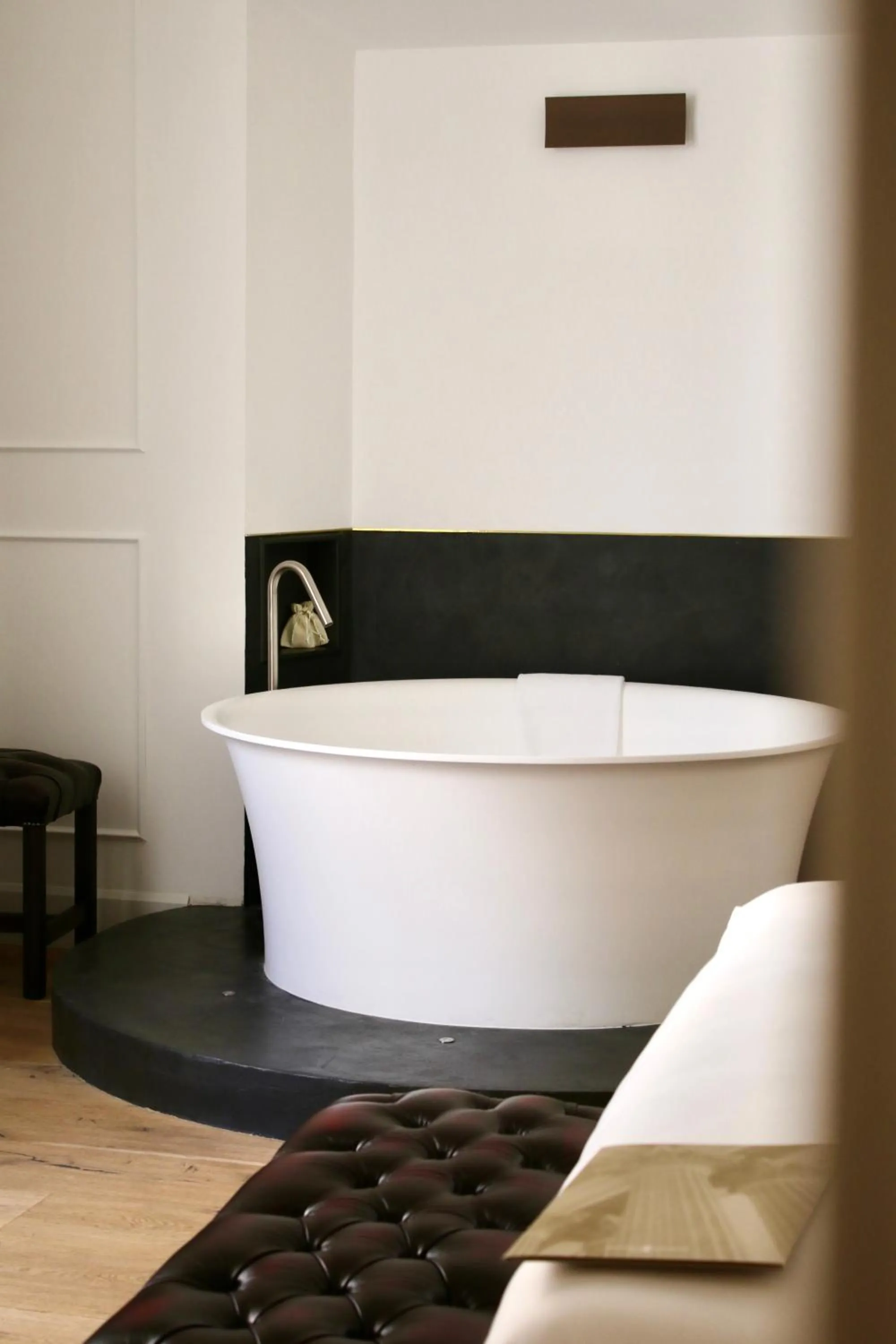 Bath in Palazzo Goldoni Condotti Collection