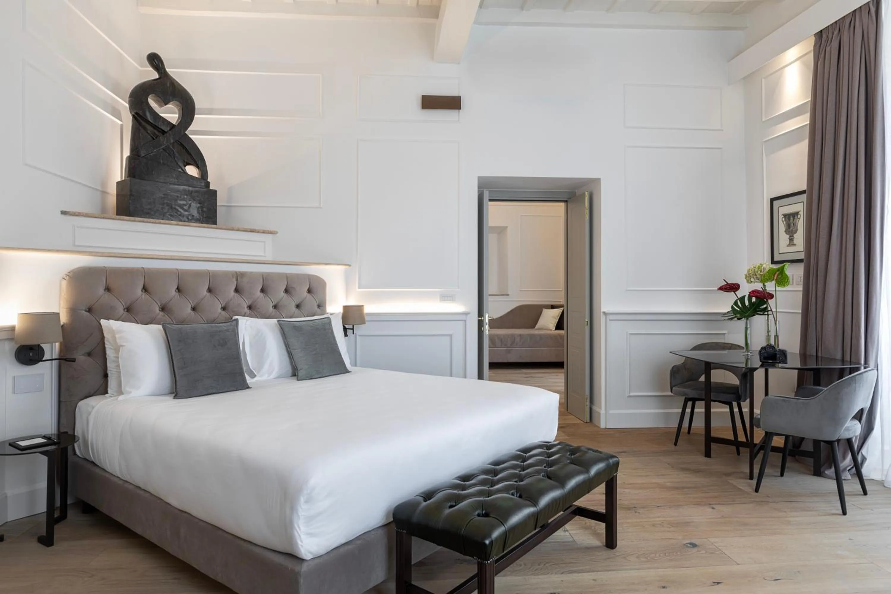 Bed in Palazzo Goldoni Condotti Collection