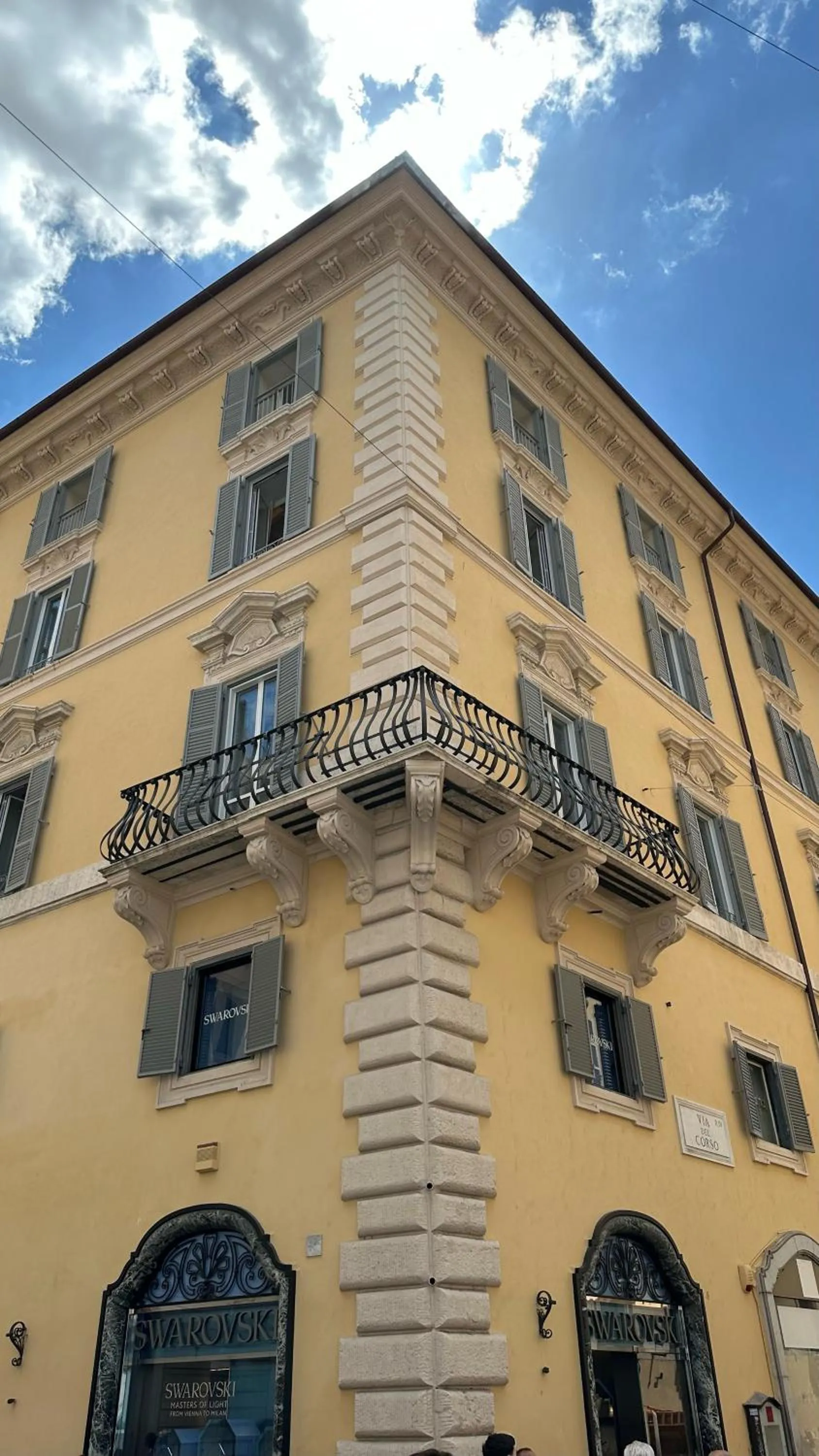 Property building in Palazzo Goldoni Condotti Collection