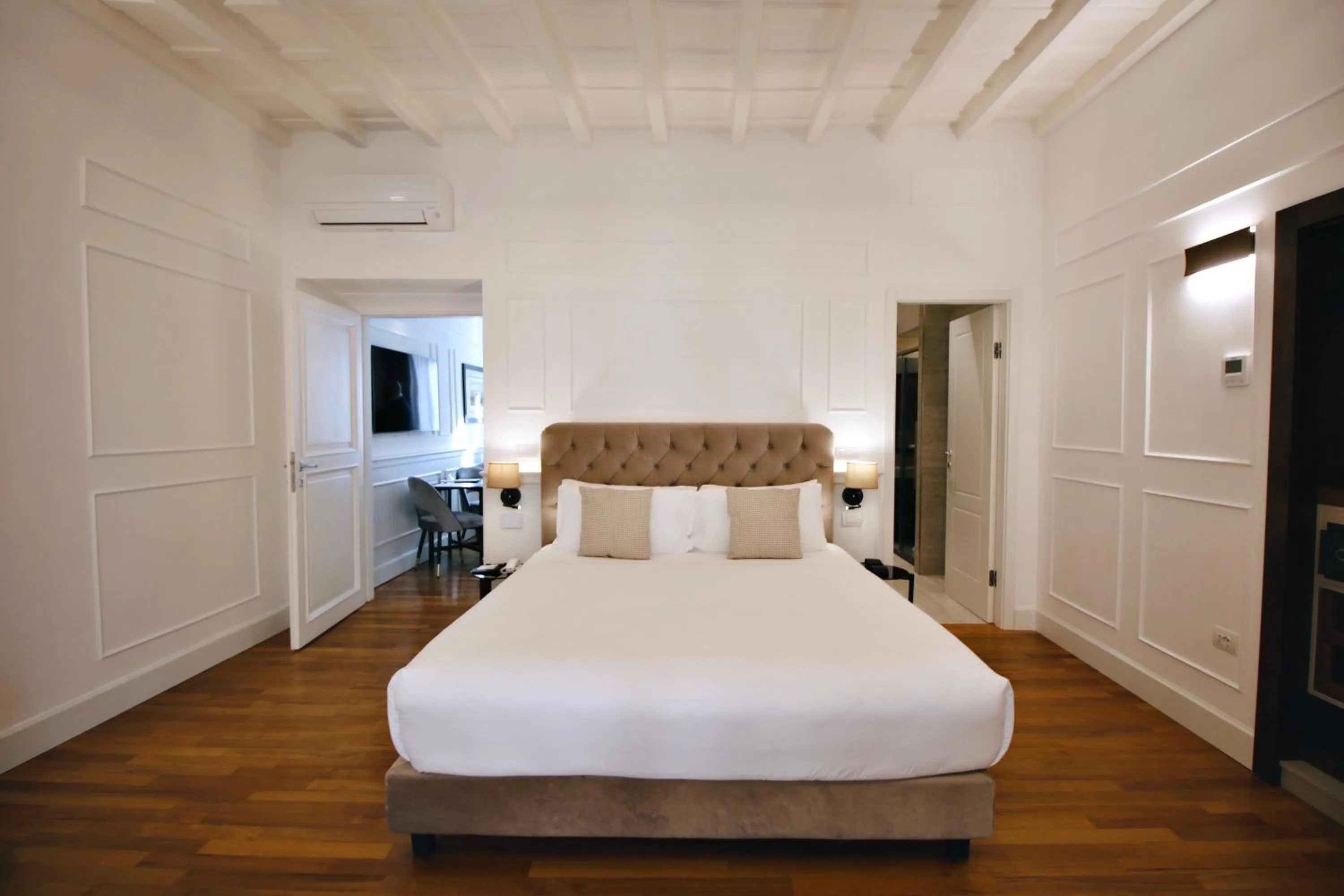 Bedroom, Bed in Palazzo Goldoni Condotti Collection