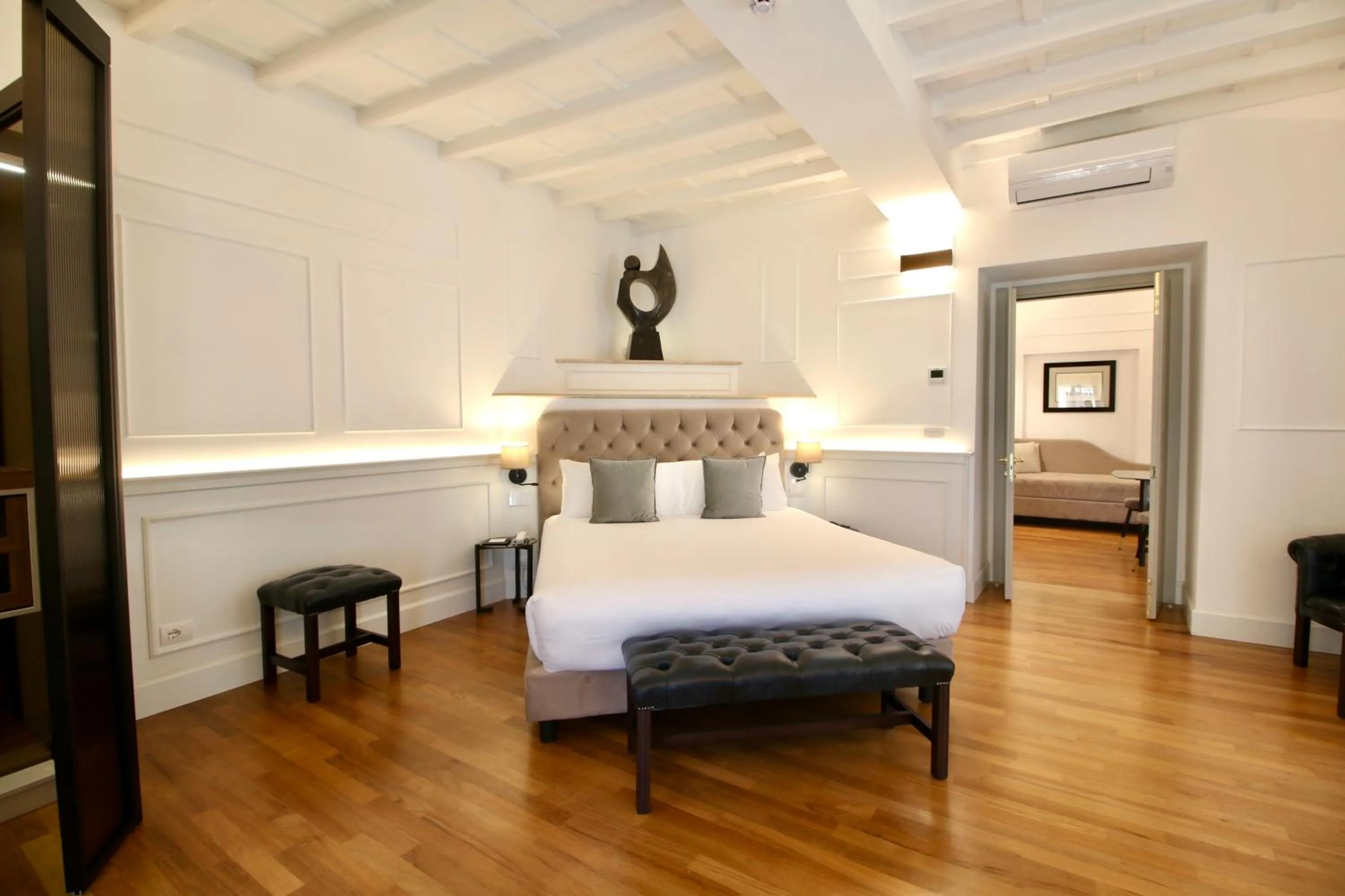 Bedroom, Bed in Palazzo Goldoni Condotti Collection