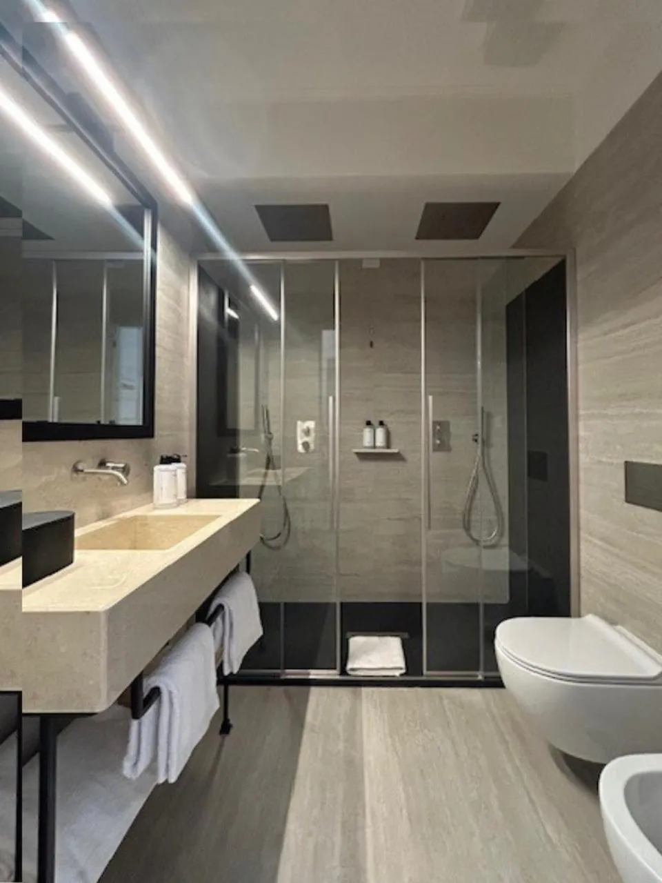 Bathroom in Palazzo Goldoni Condotti Collection