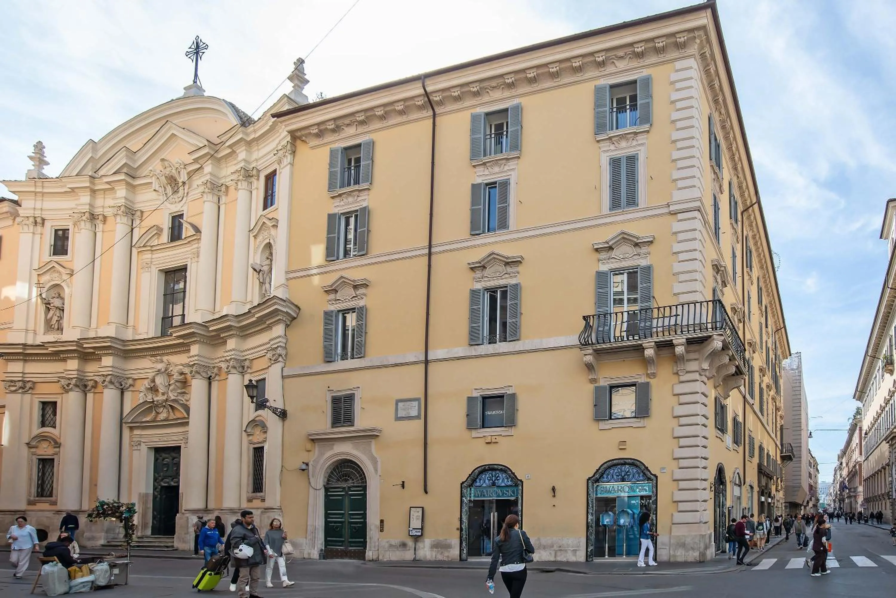 Property building in Palazzo Goldoni Condotti Collection