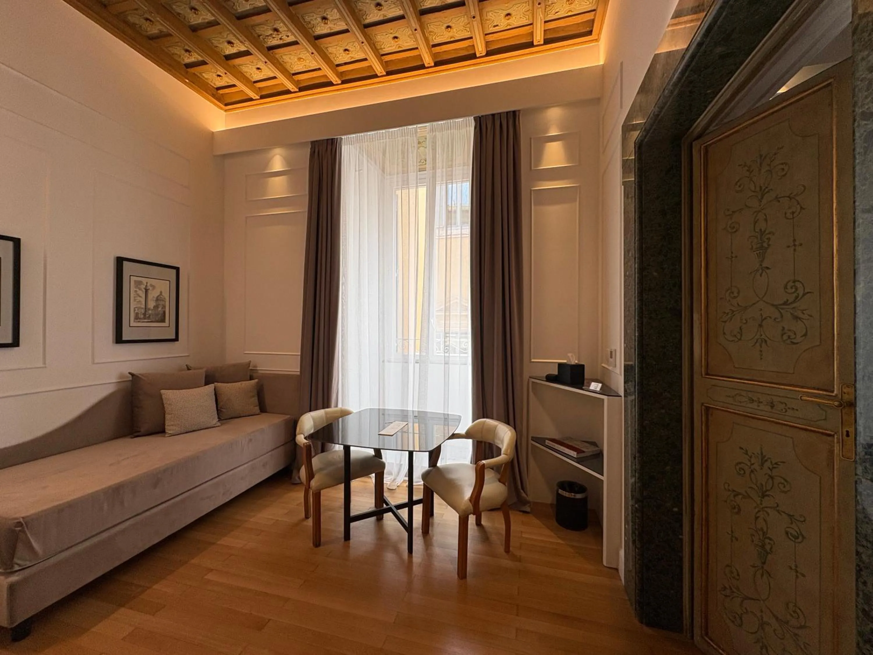 Living room, Bed in Palazzo Goldoni Condotti Collection