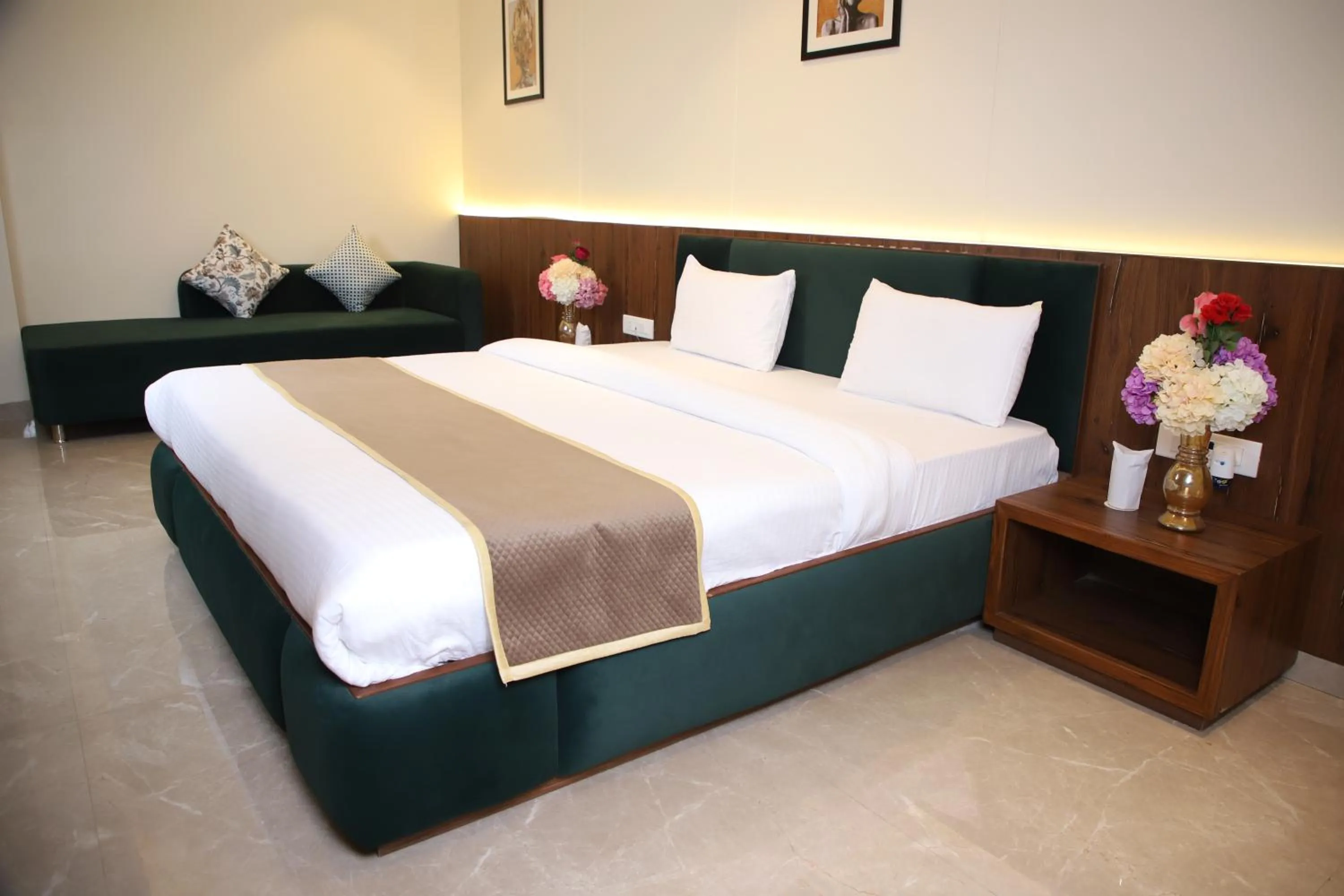 Bedroom, Bed in Pink Villa Boutique Hotel