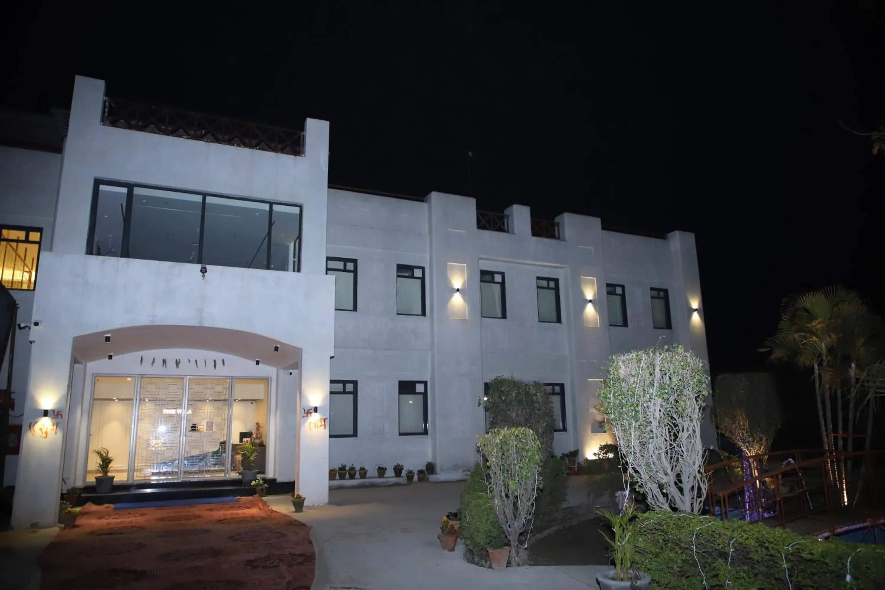 Facade/entrance in Pink Villa Boutique Hotel Facade/entrance in Pink Villa Boutique Hotel