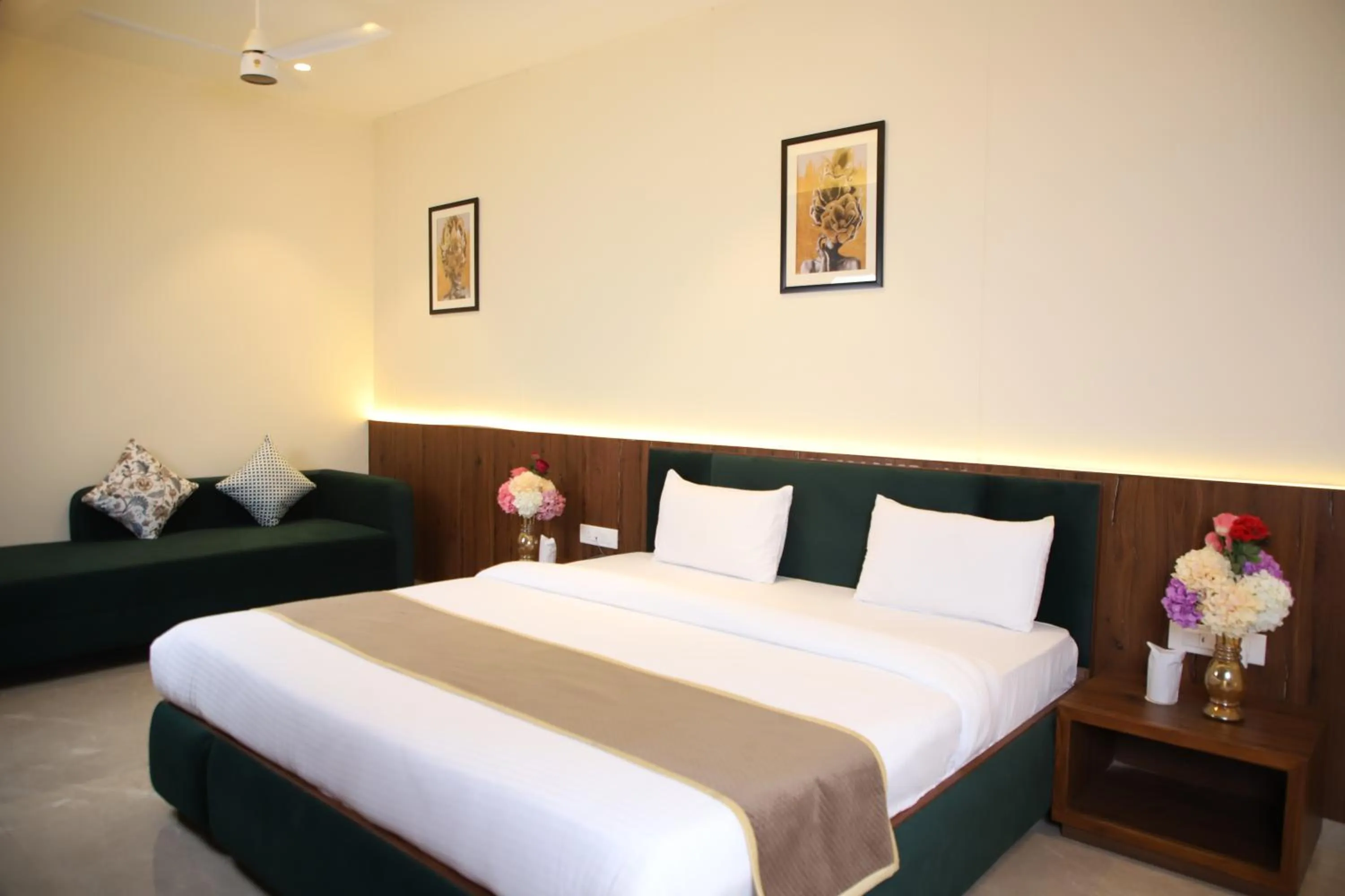 Bedroom, Bed in Pink Villa Boutique Hotel